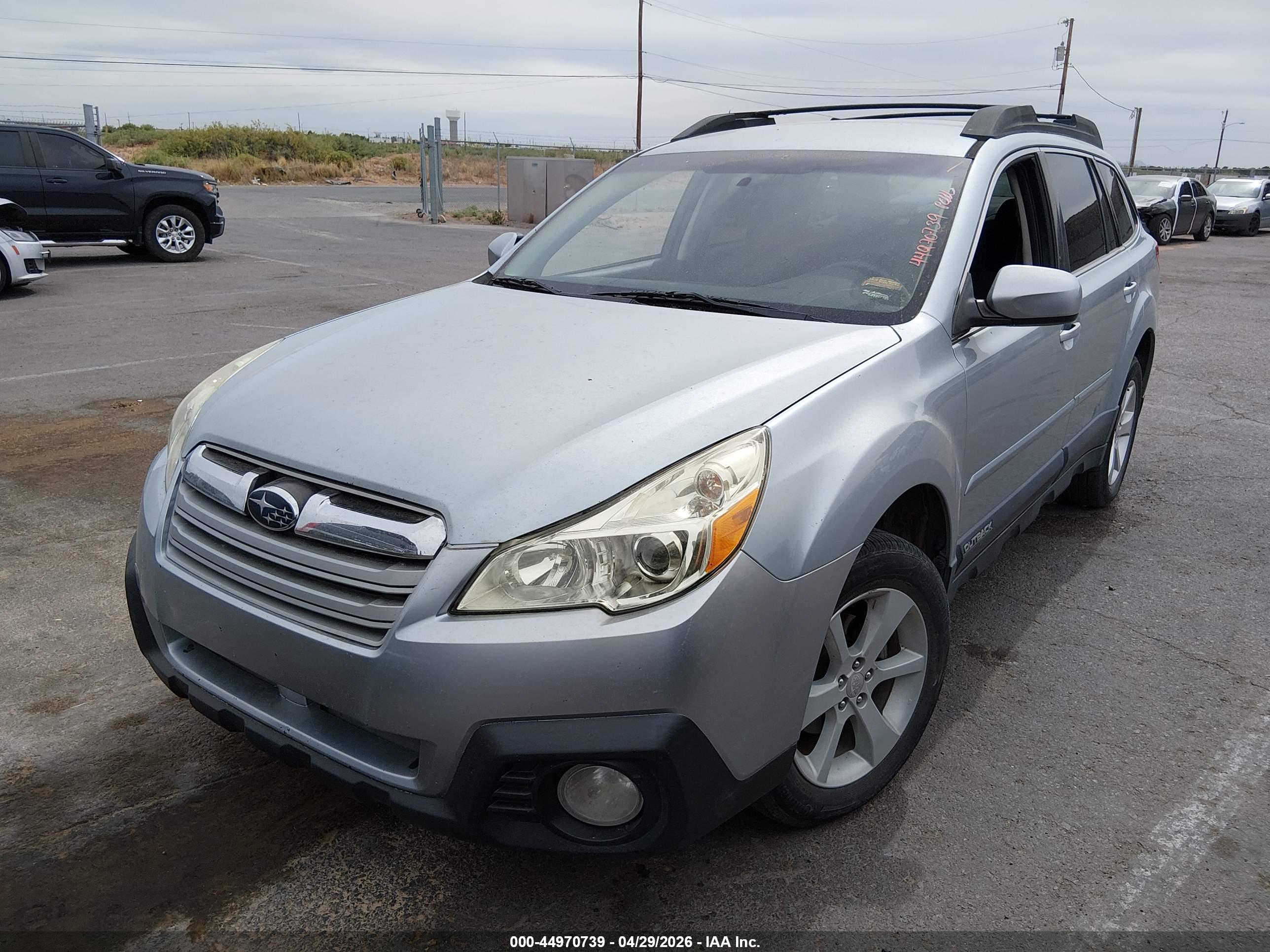 SUBARU OUTBACK image 2