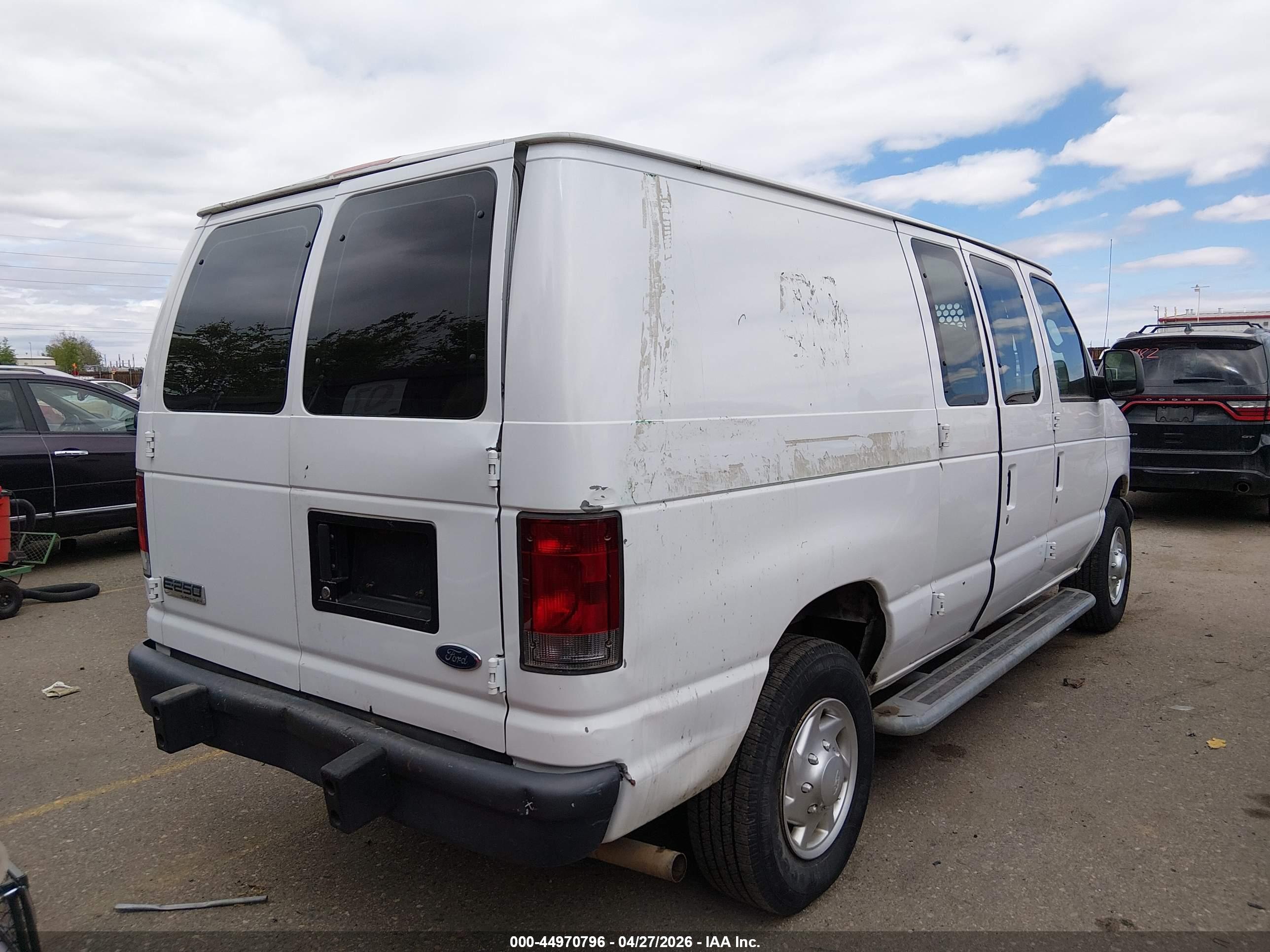 FORD E-250 image 4