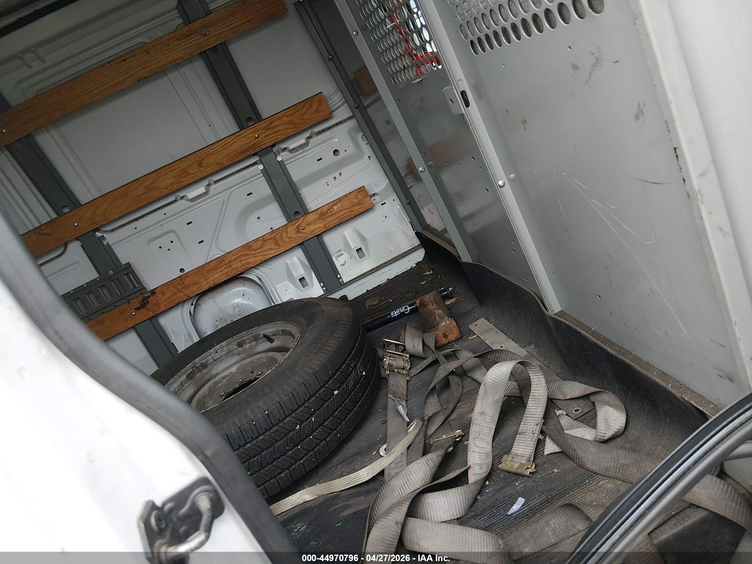 FORD E-250 image 8