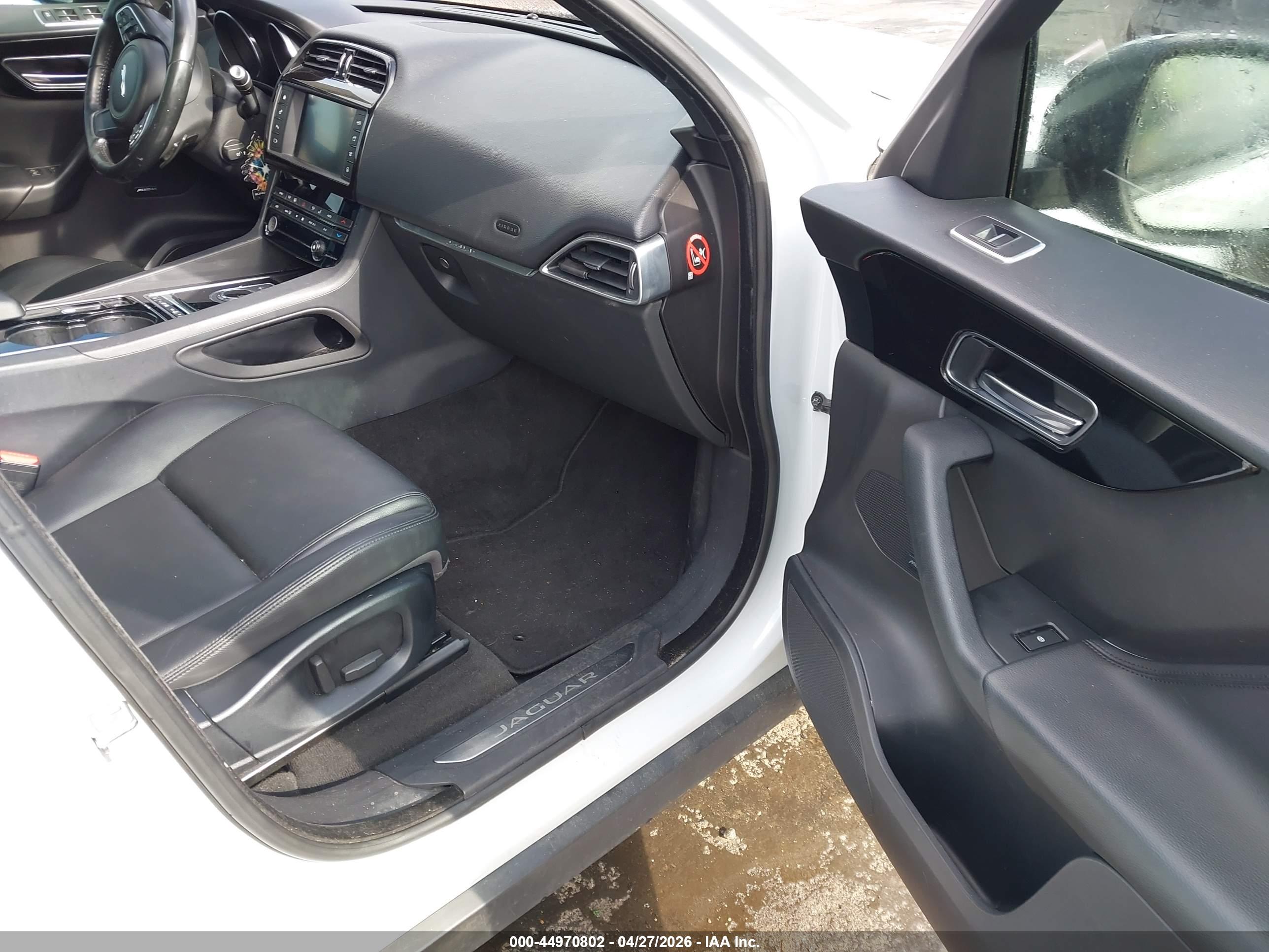 JAGUAR F-PACE image 5