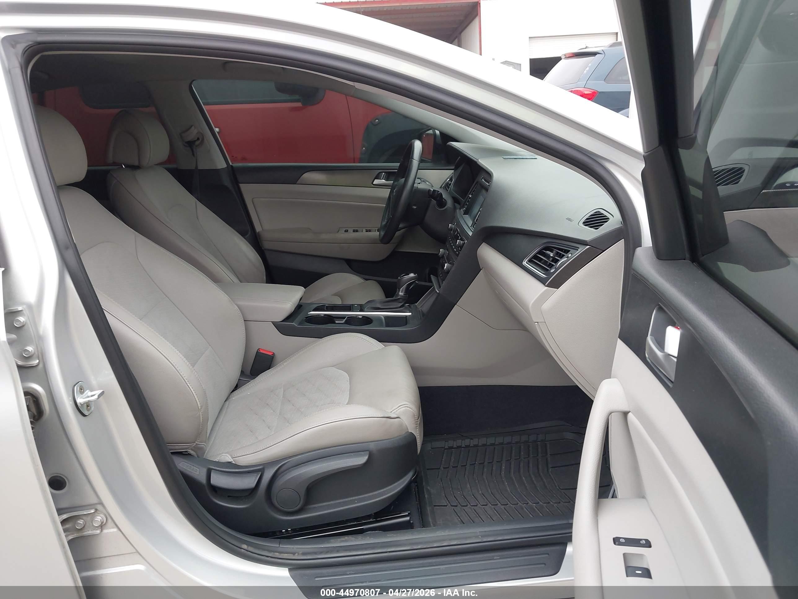 HYUNDAI SONATA image 5