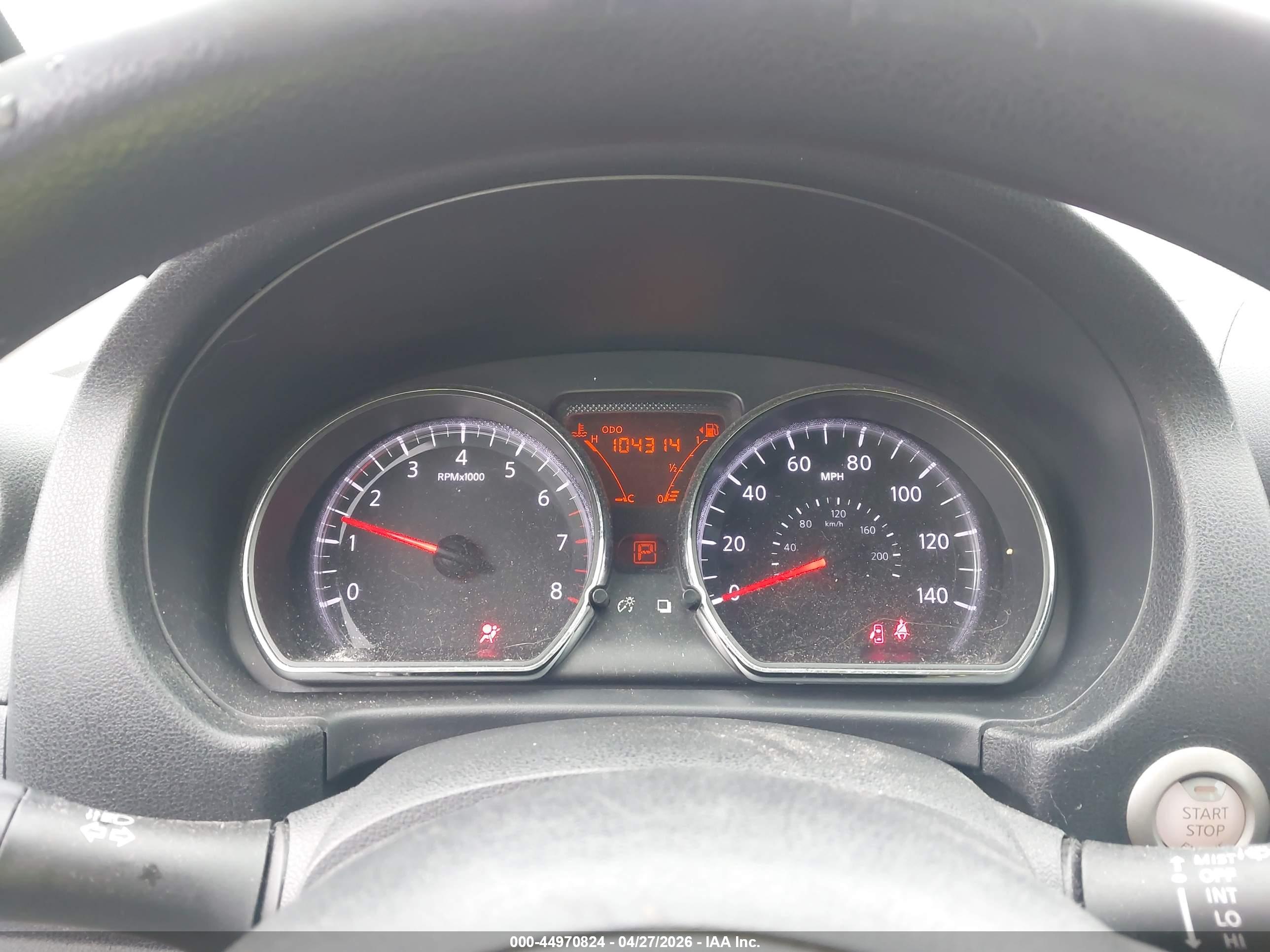 NISSAN VERSA image 7