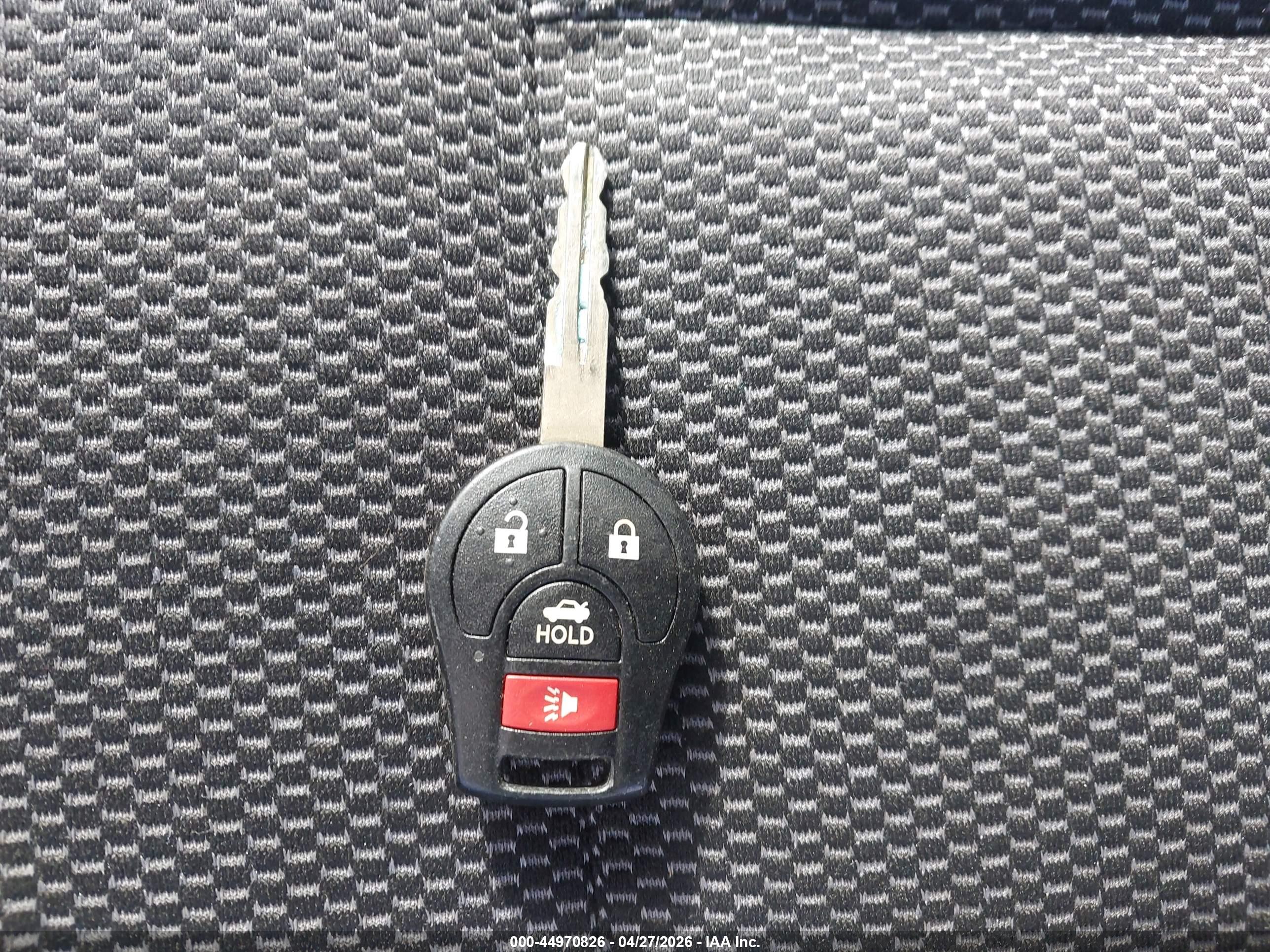 NISSAN VERSA image 11