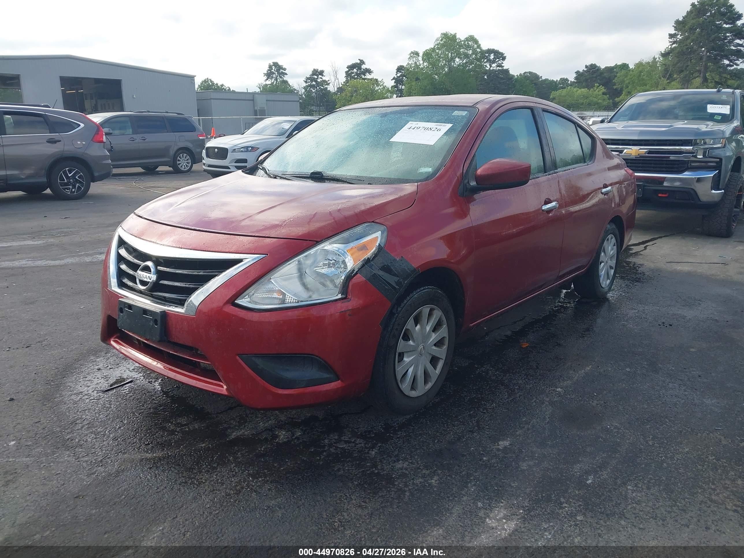 NISSAN VERSA image 2