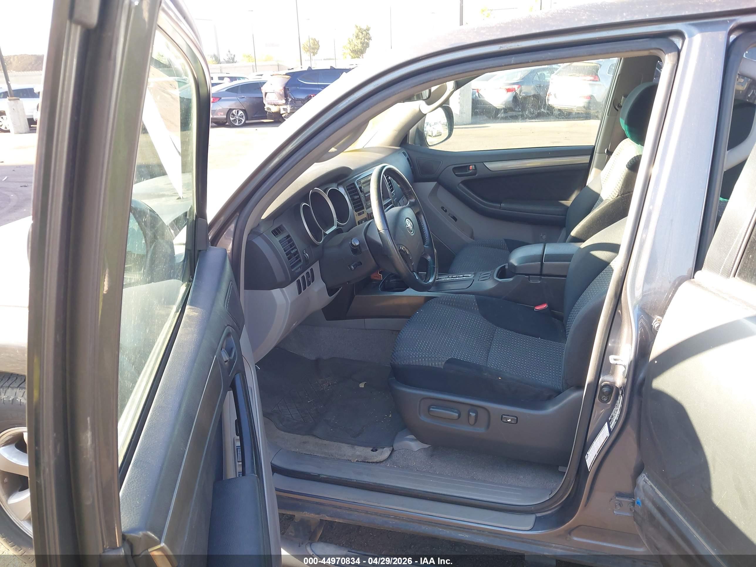 TOYOTA 4RUNNER image 5