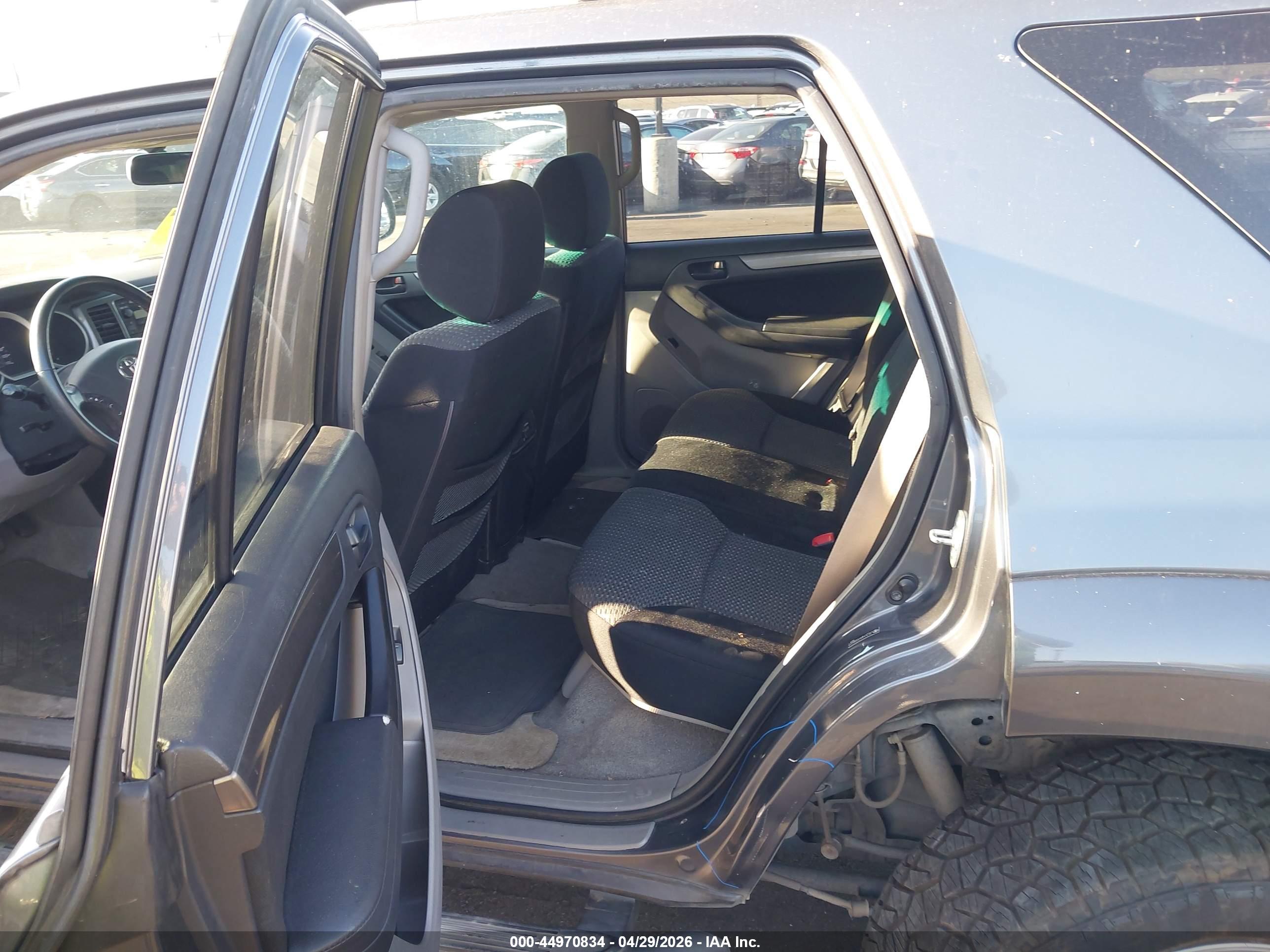 TOYOTA 4RUNNER image 8