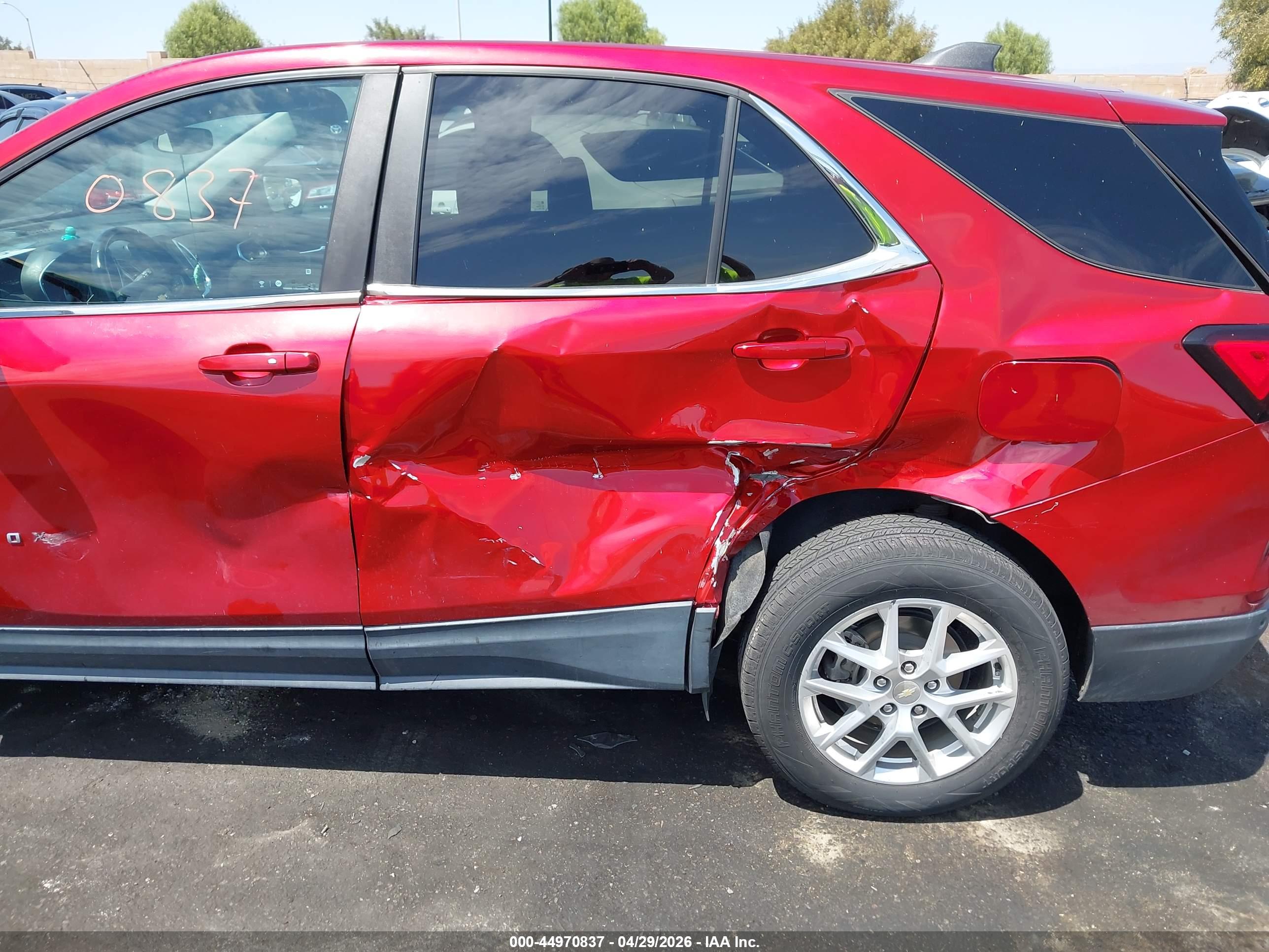 CHEVROLET EQUINOX image 6