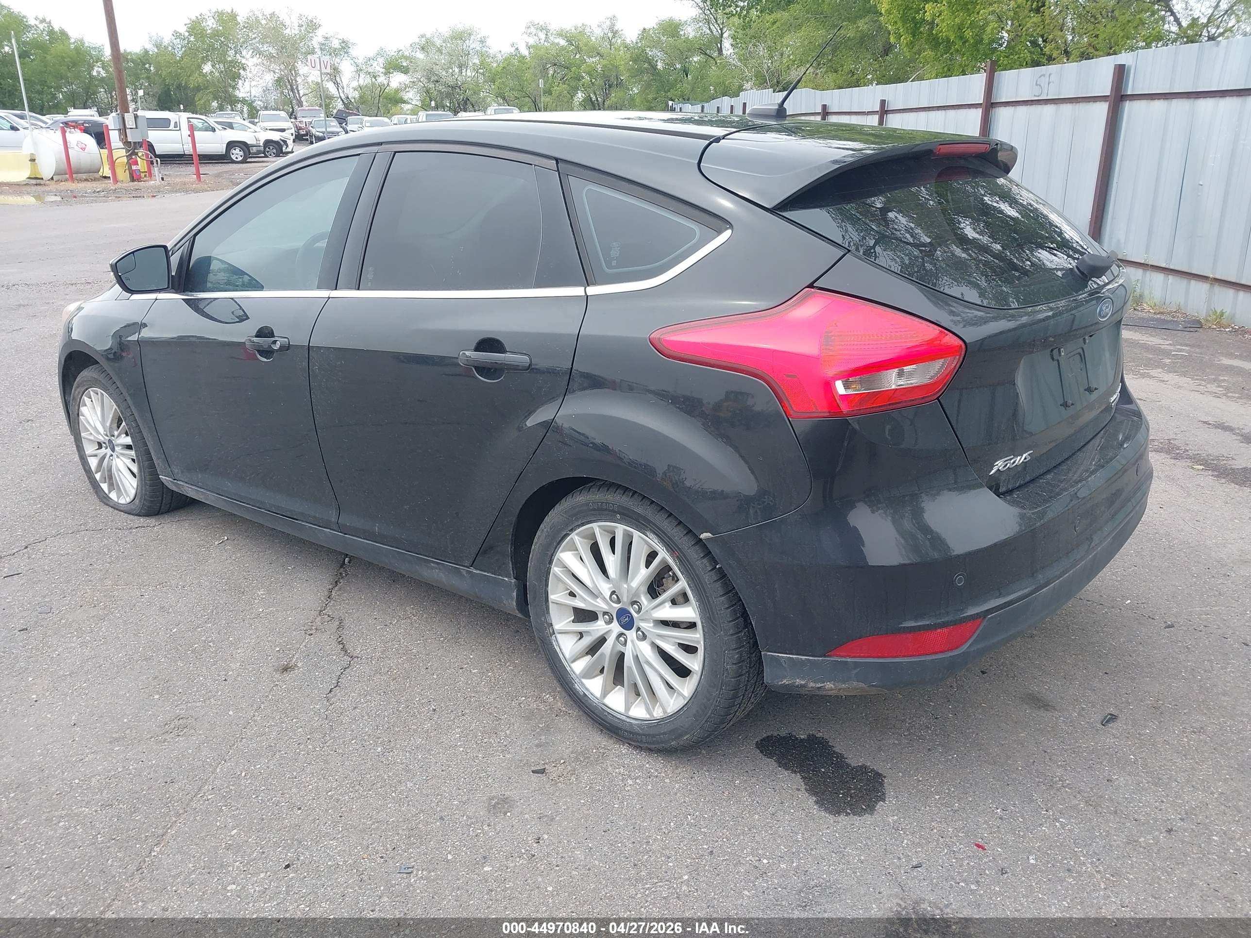 FORD FOCUS image 3