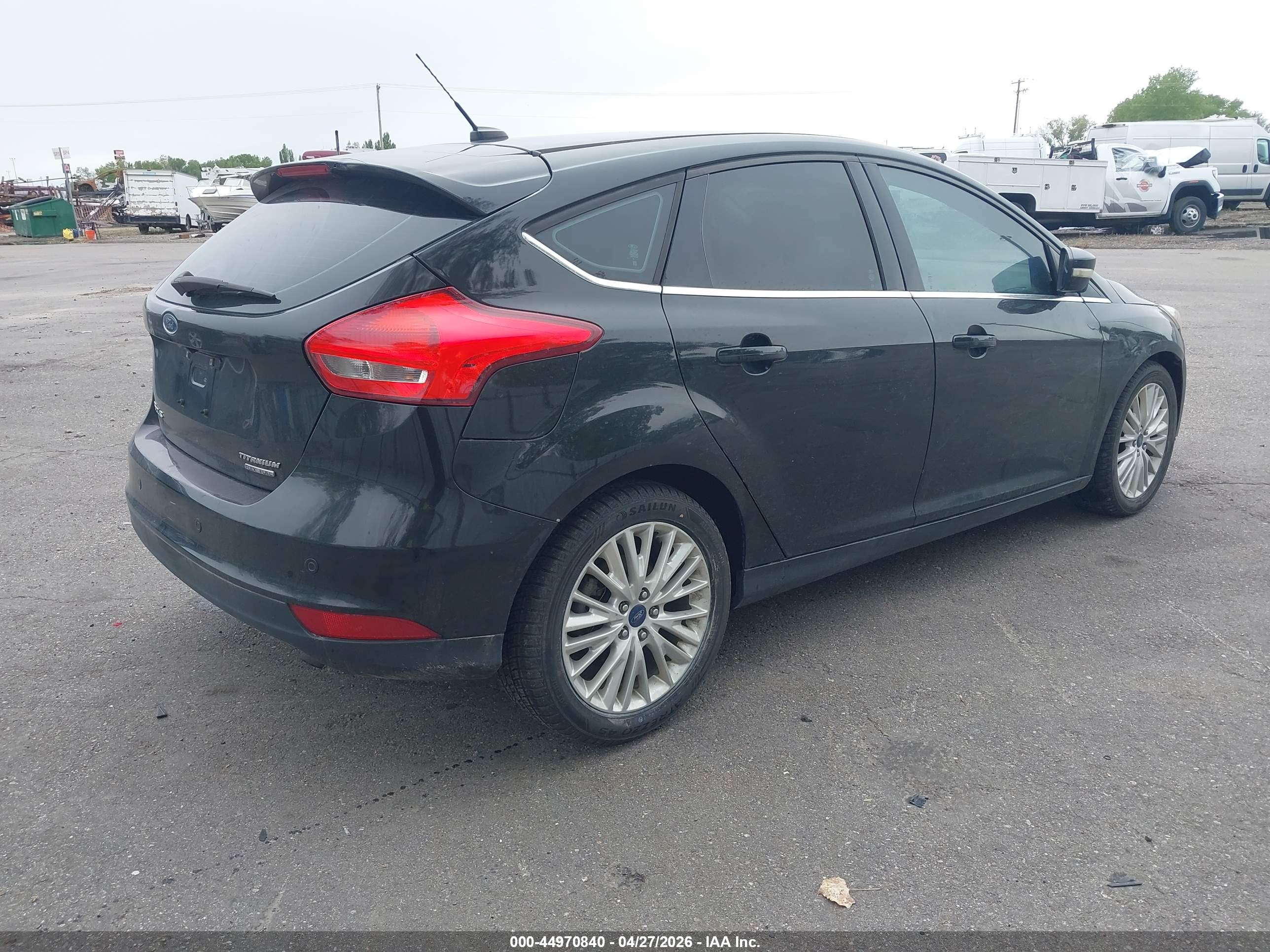 FORD FOCUS image 4