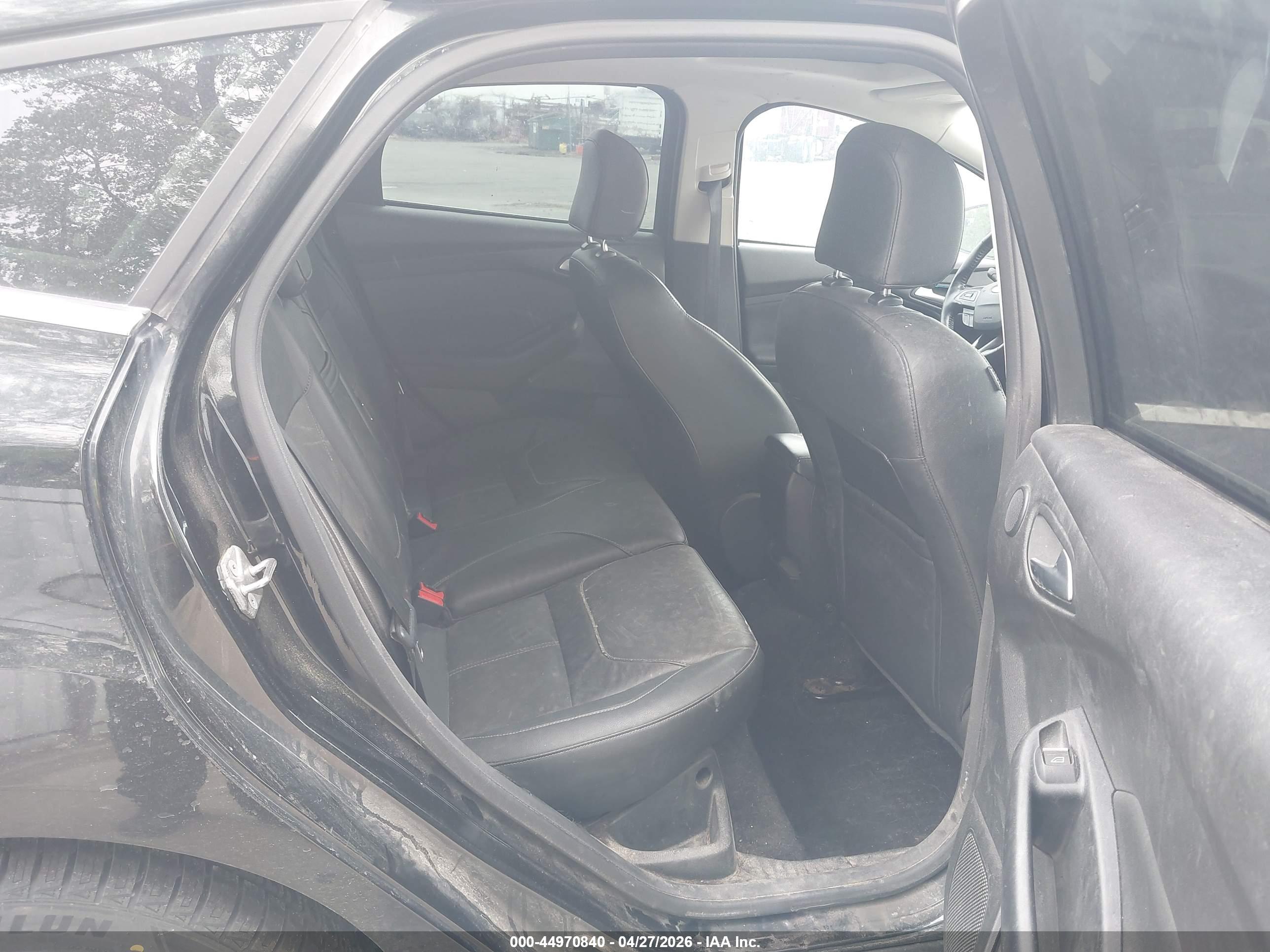 FORD FOCUS image 8