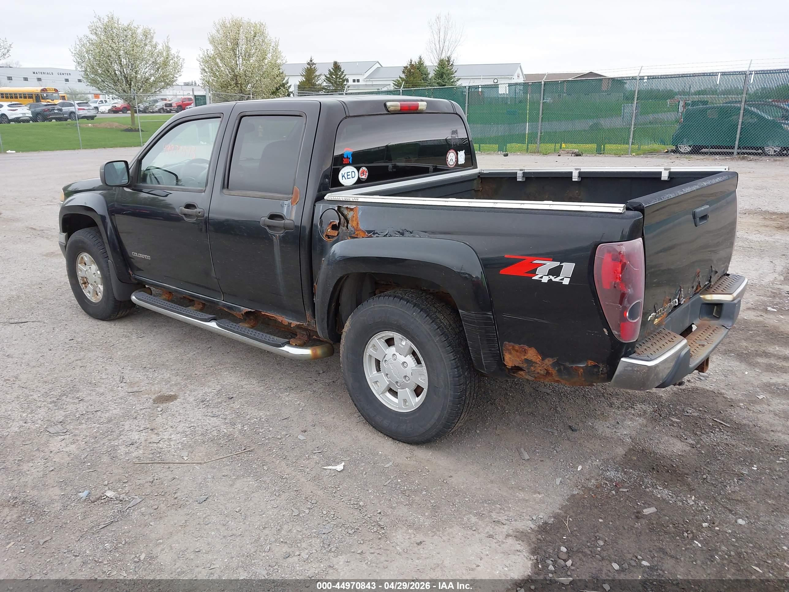 CHEVROLET COLORADO image 3