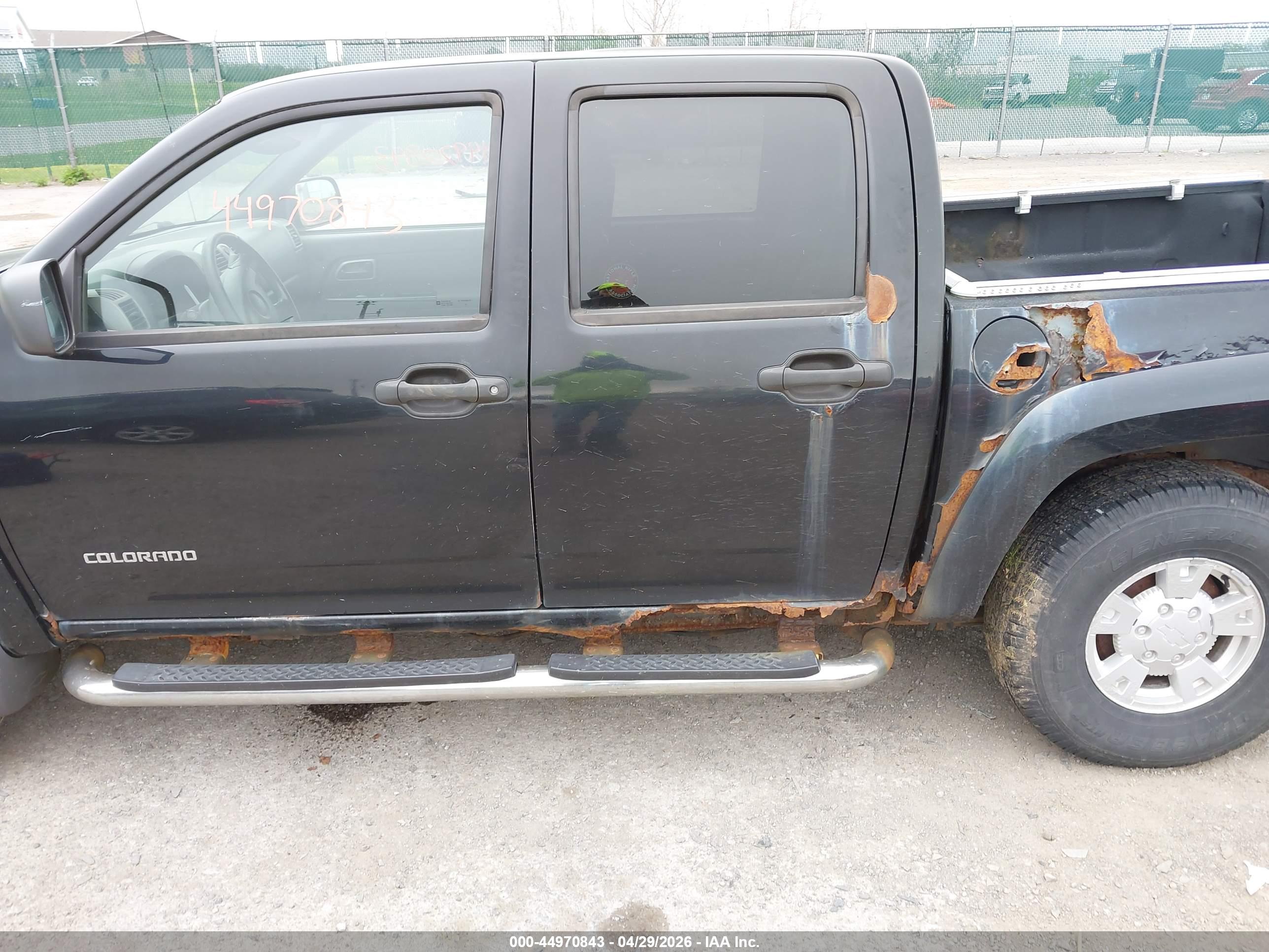 CHEVROLET COLORADO image 6