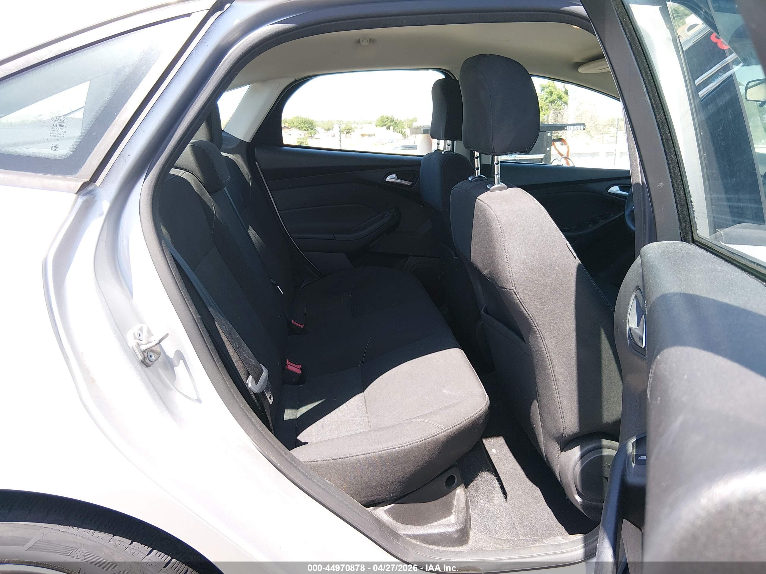 FORD FOCUS image 8