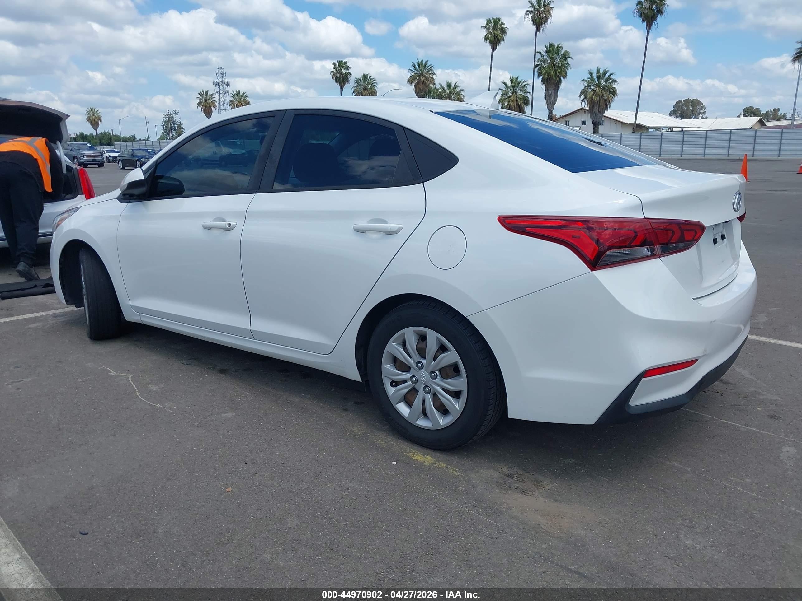HYUNDAI ACCENT image 3