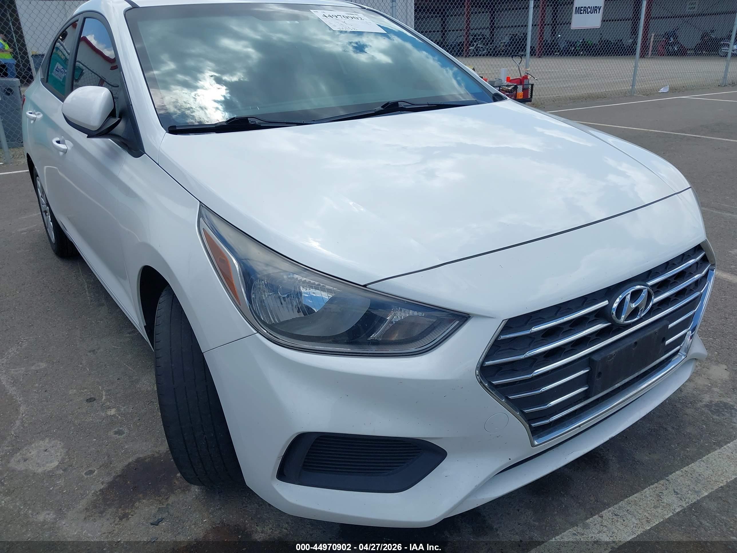 HYUNDAI ACCENT image 6
