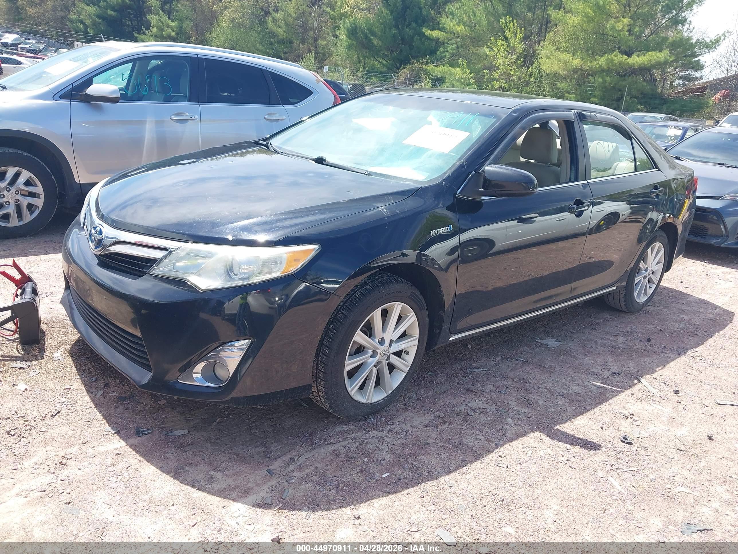 TOYOTA CAMRY image 2
