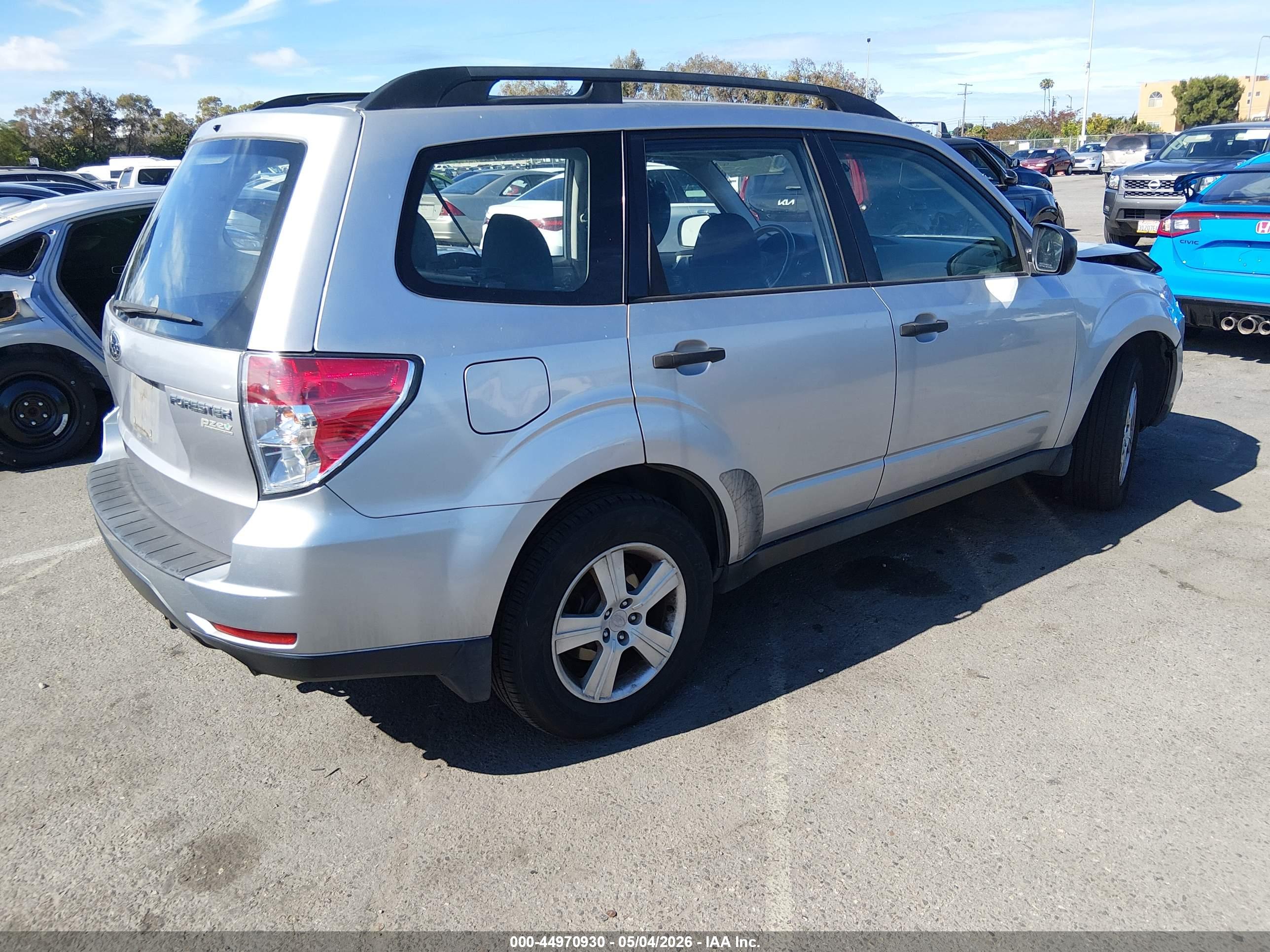 SUBARU FORESTER image 4
