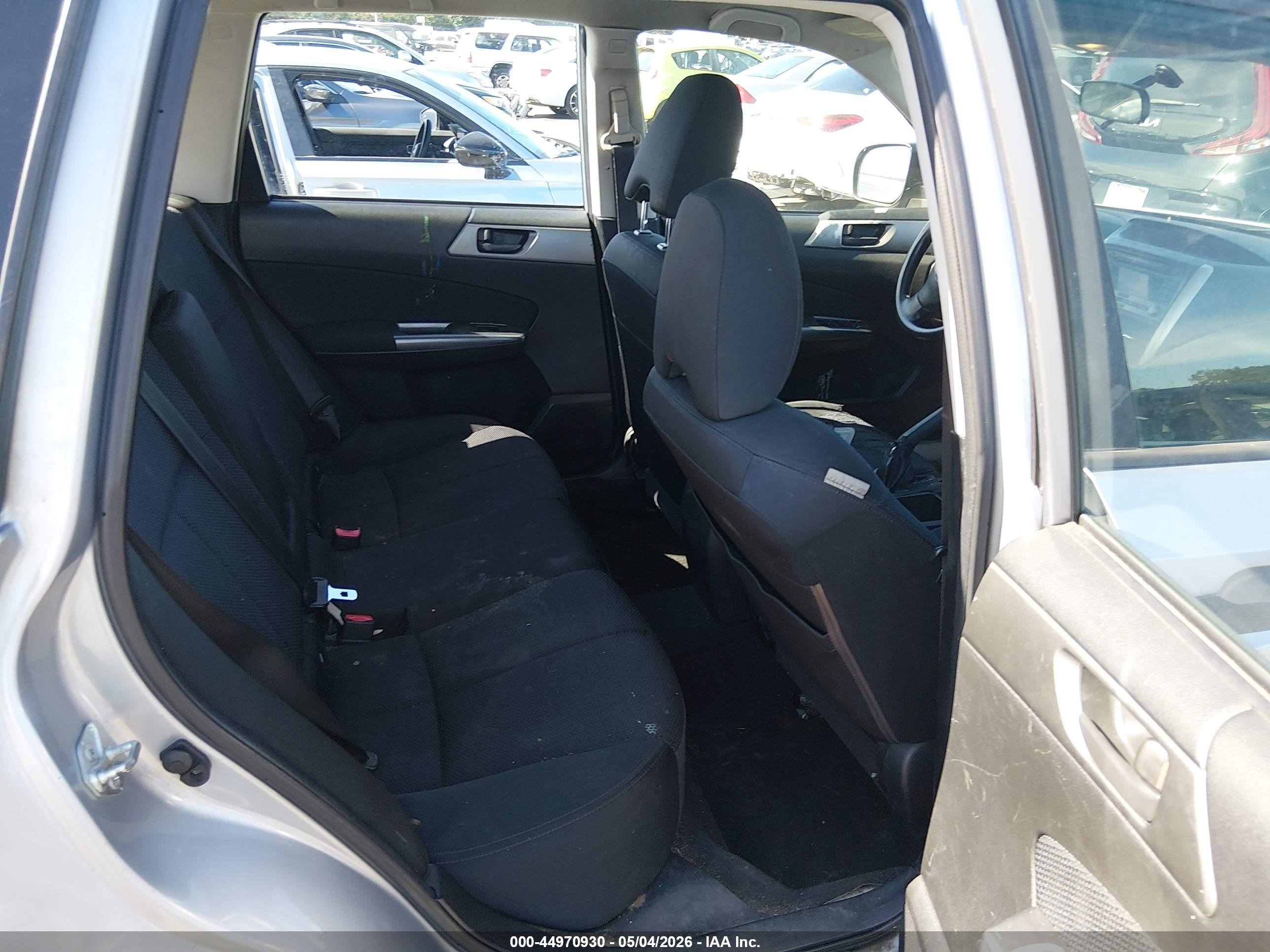 SUBARU FORESTER image 8