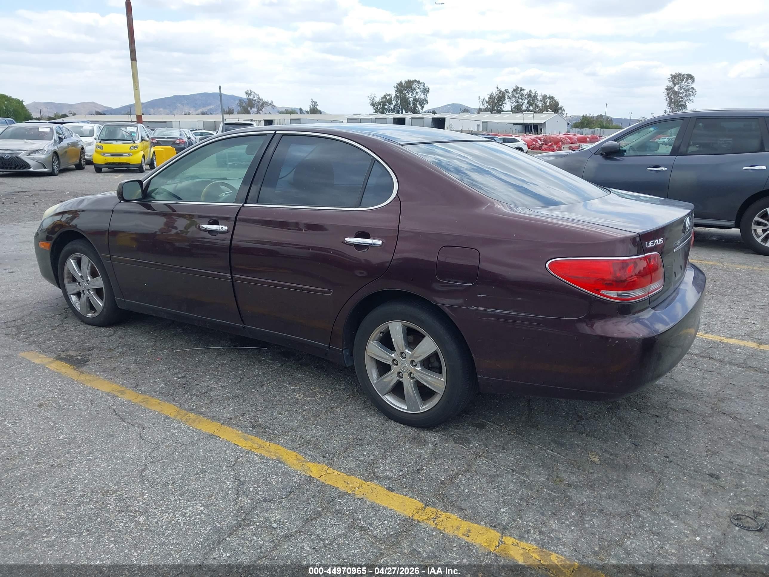 LEXUS ES image 3