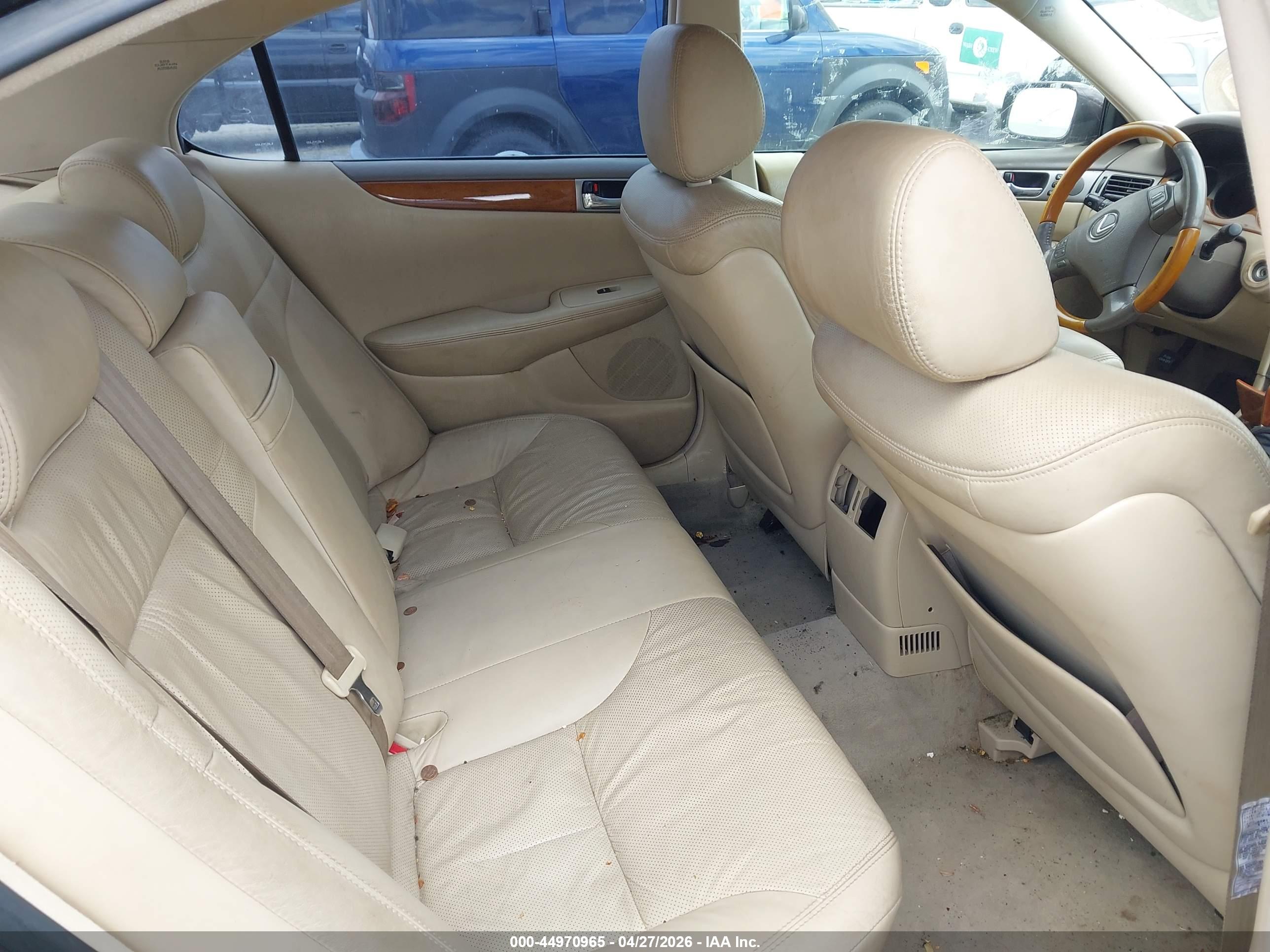 LEXUS ES image 8