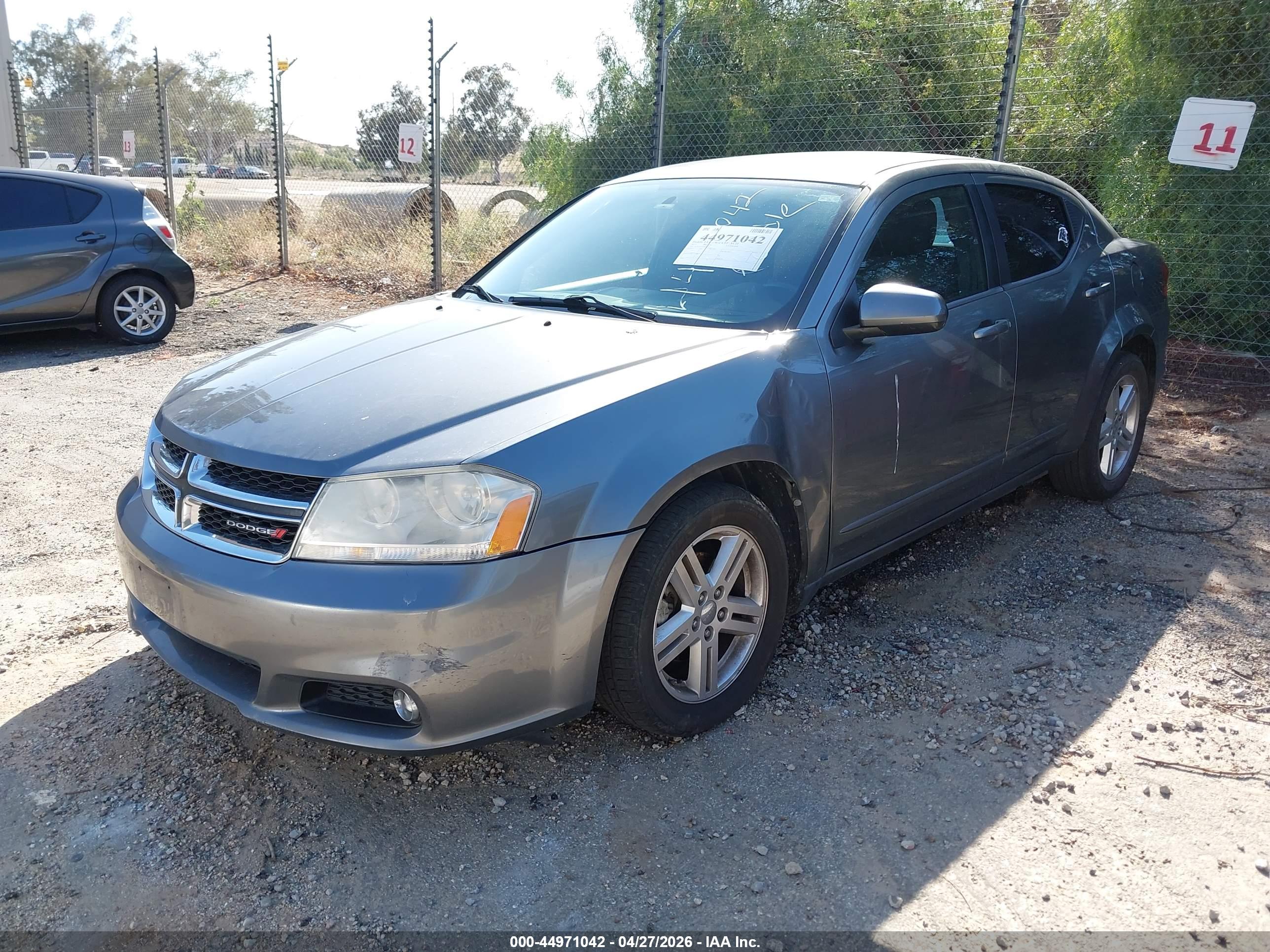 DODGE AVENGER image 2