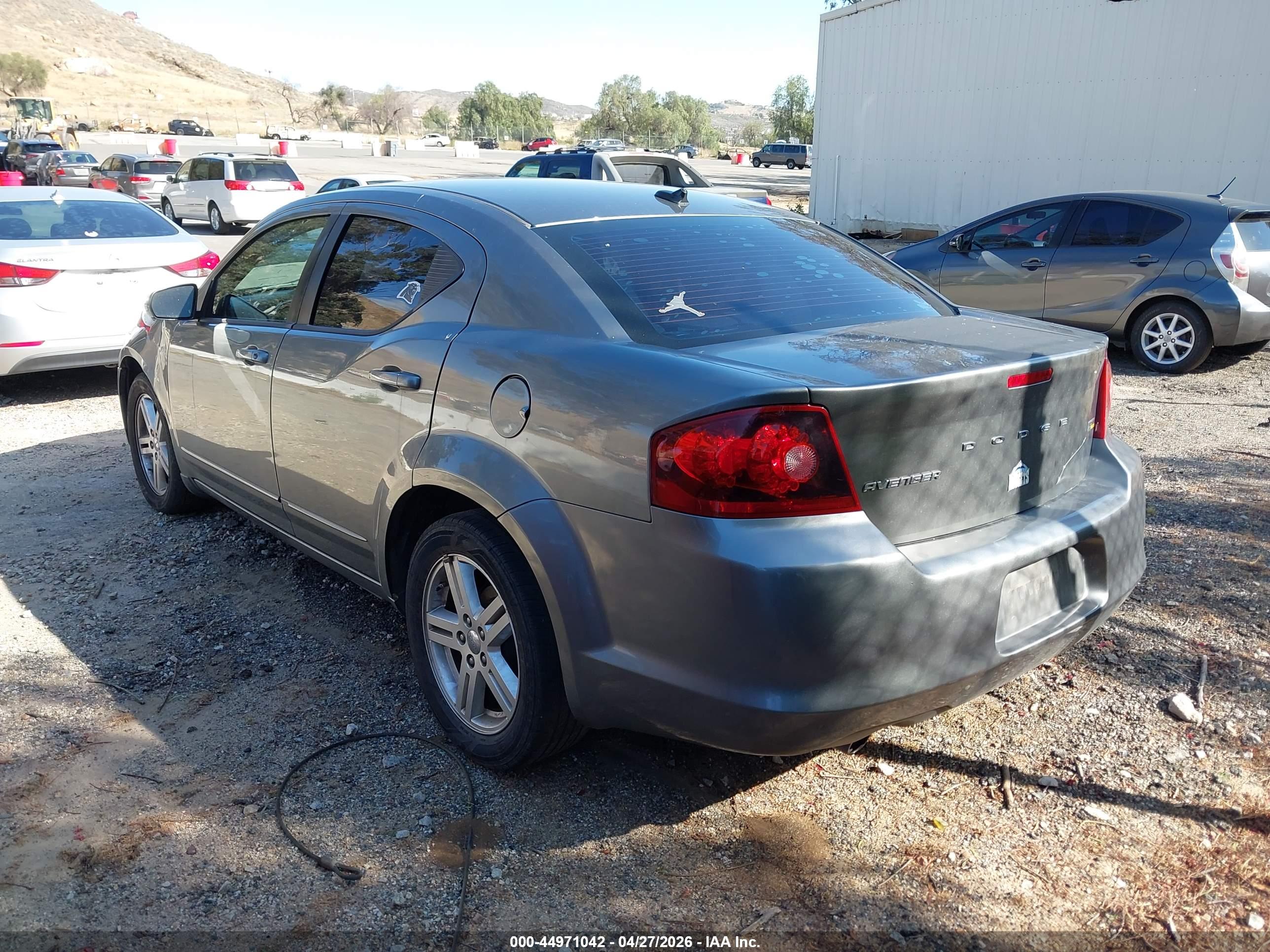 DODGE AVENGER image 3