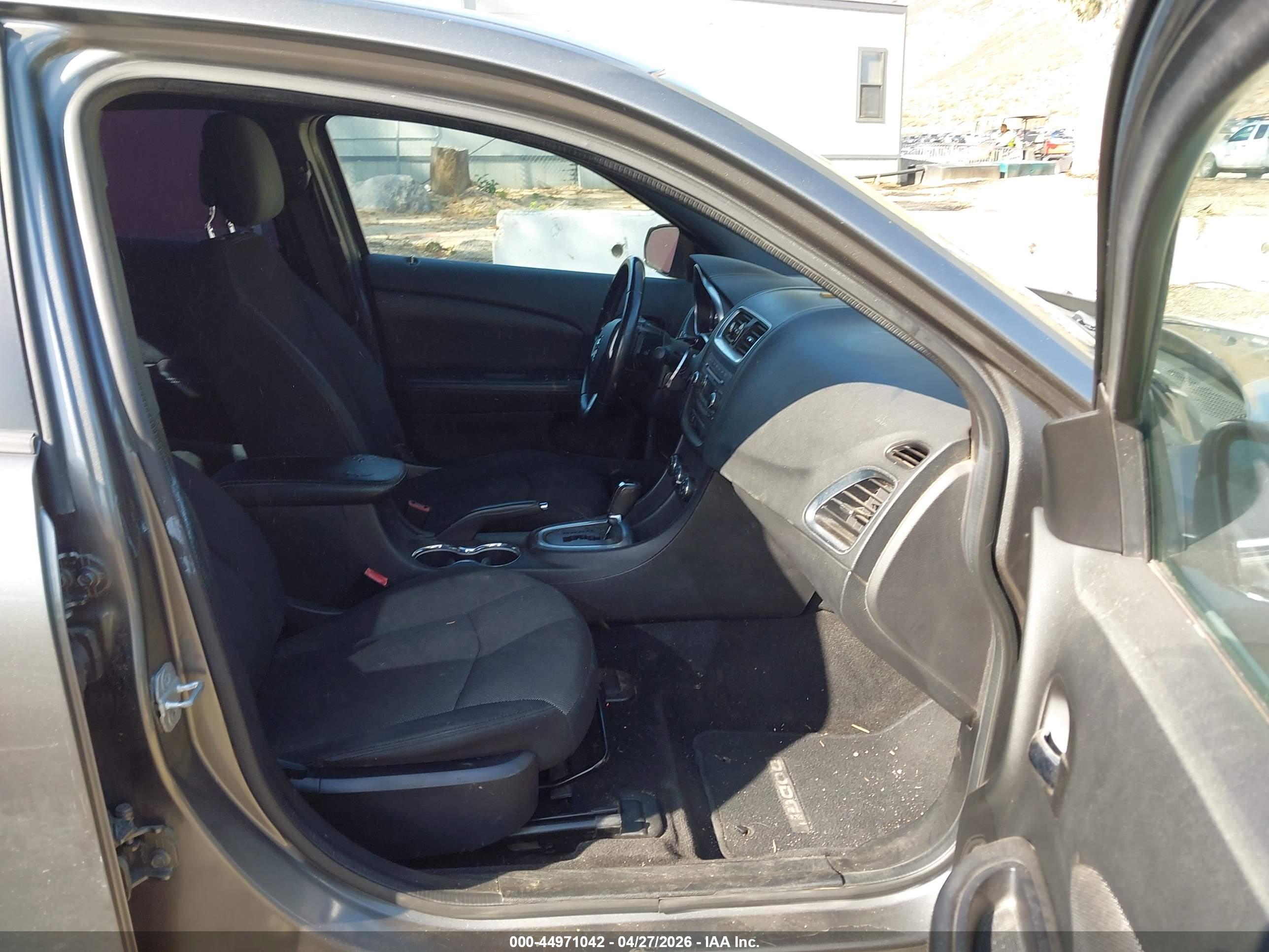 DODGE AVENGER image 5