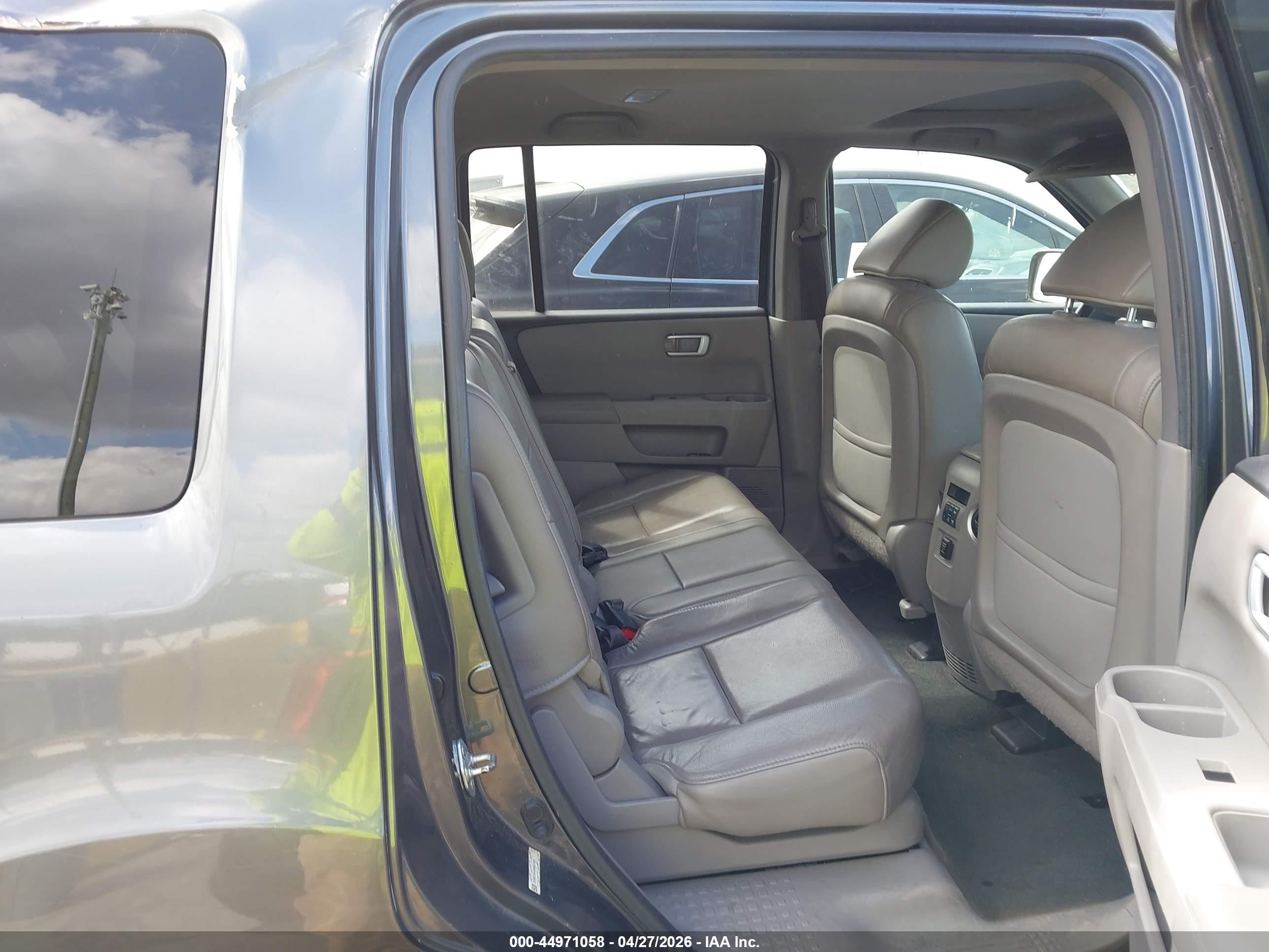 HONDA PILOT image 8
