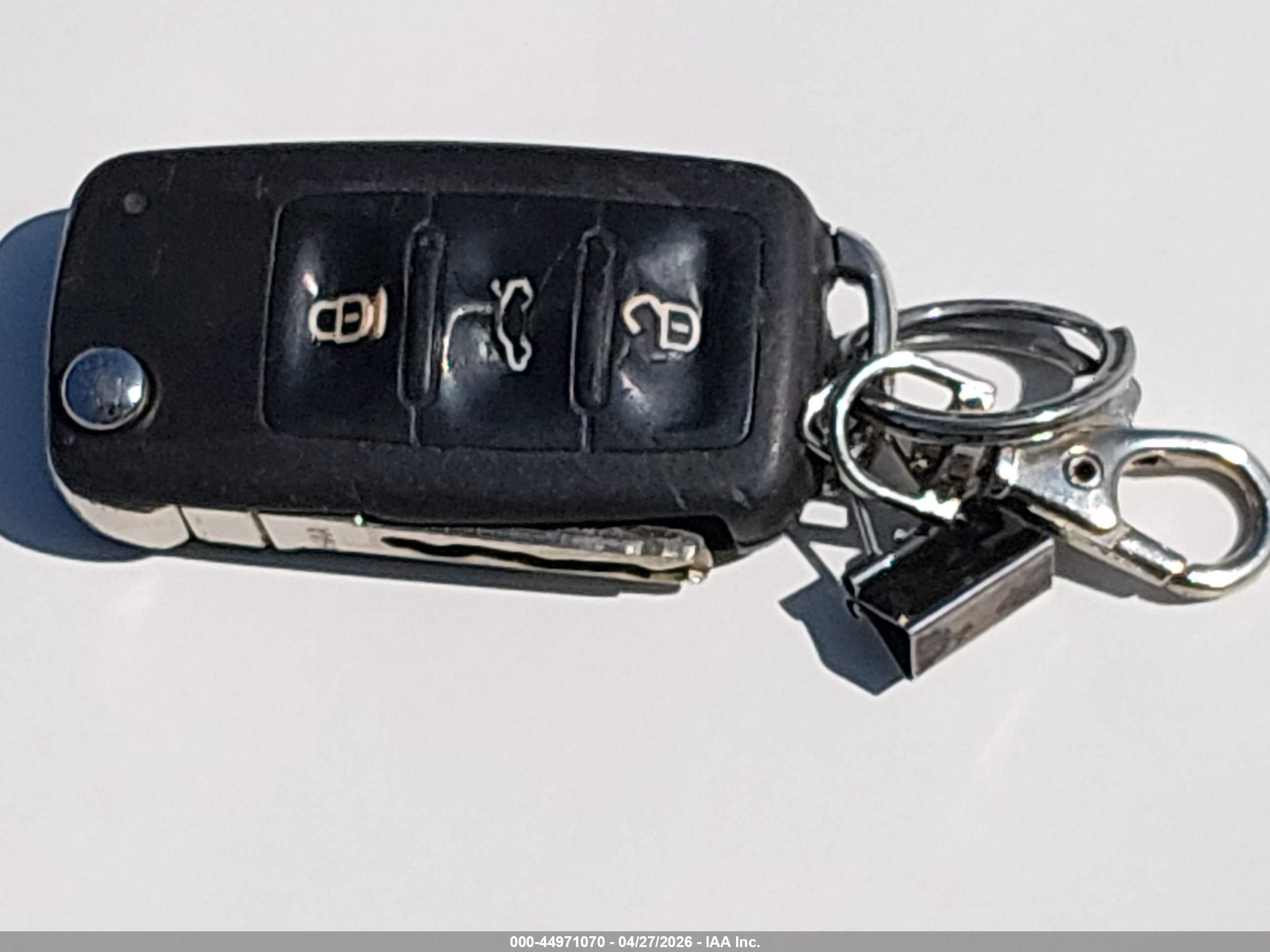 VOLKSWAGEN GOLF image 11