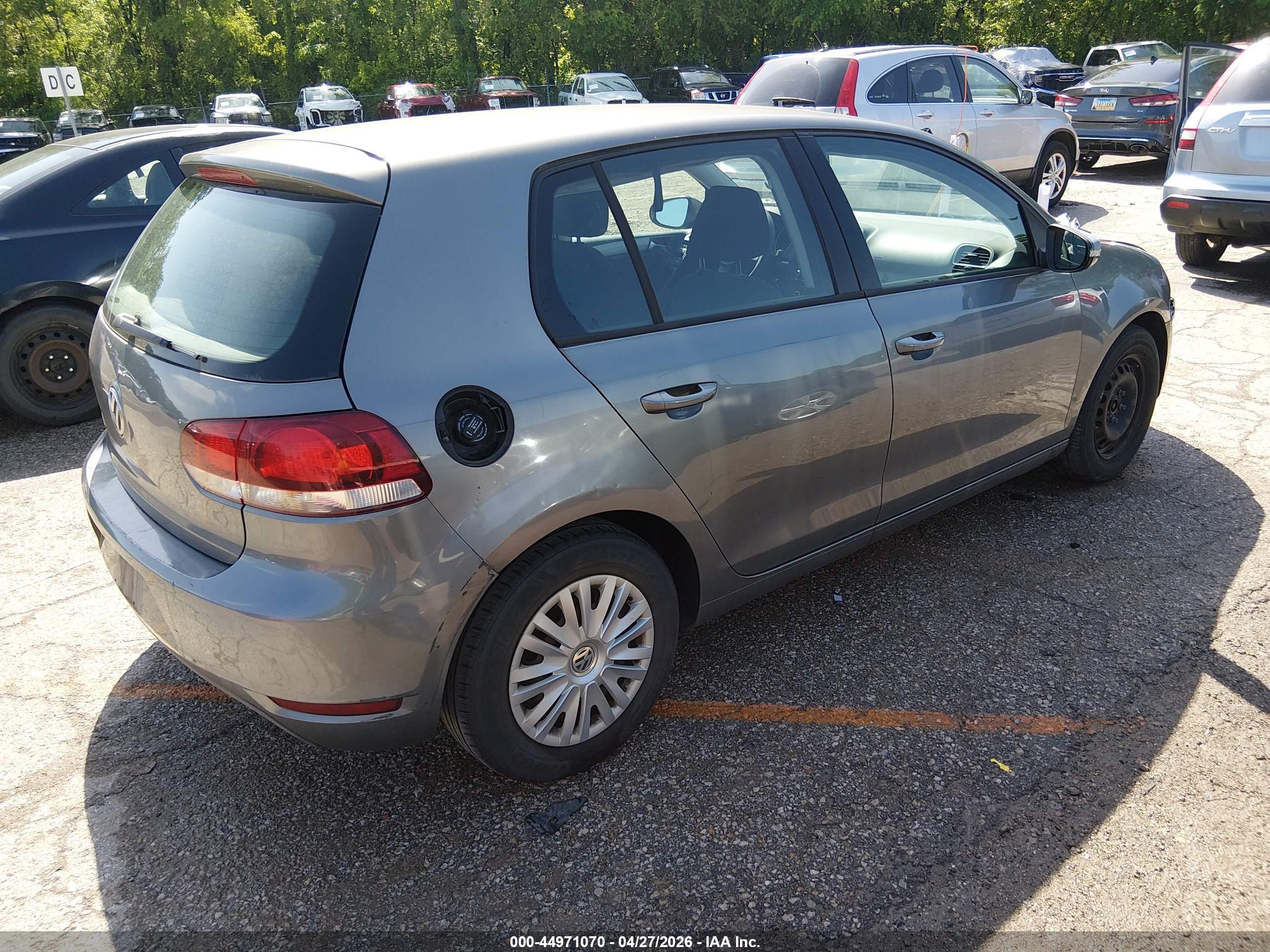 VOLKSWAGEN GOLF image 4