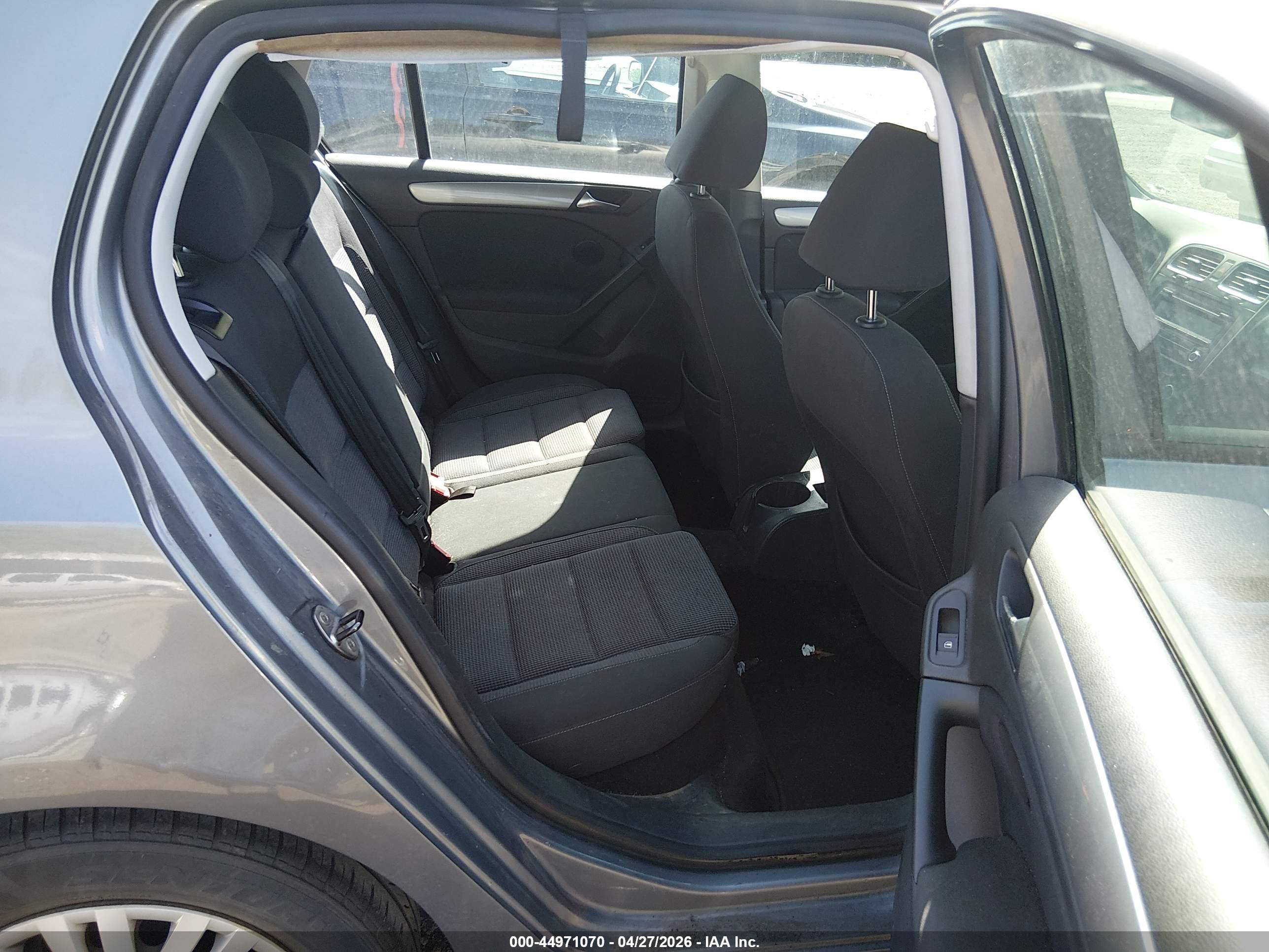 VOLKSWAGEN GOLF image 8