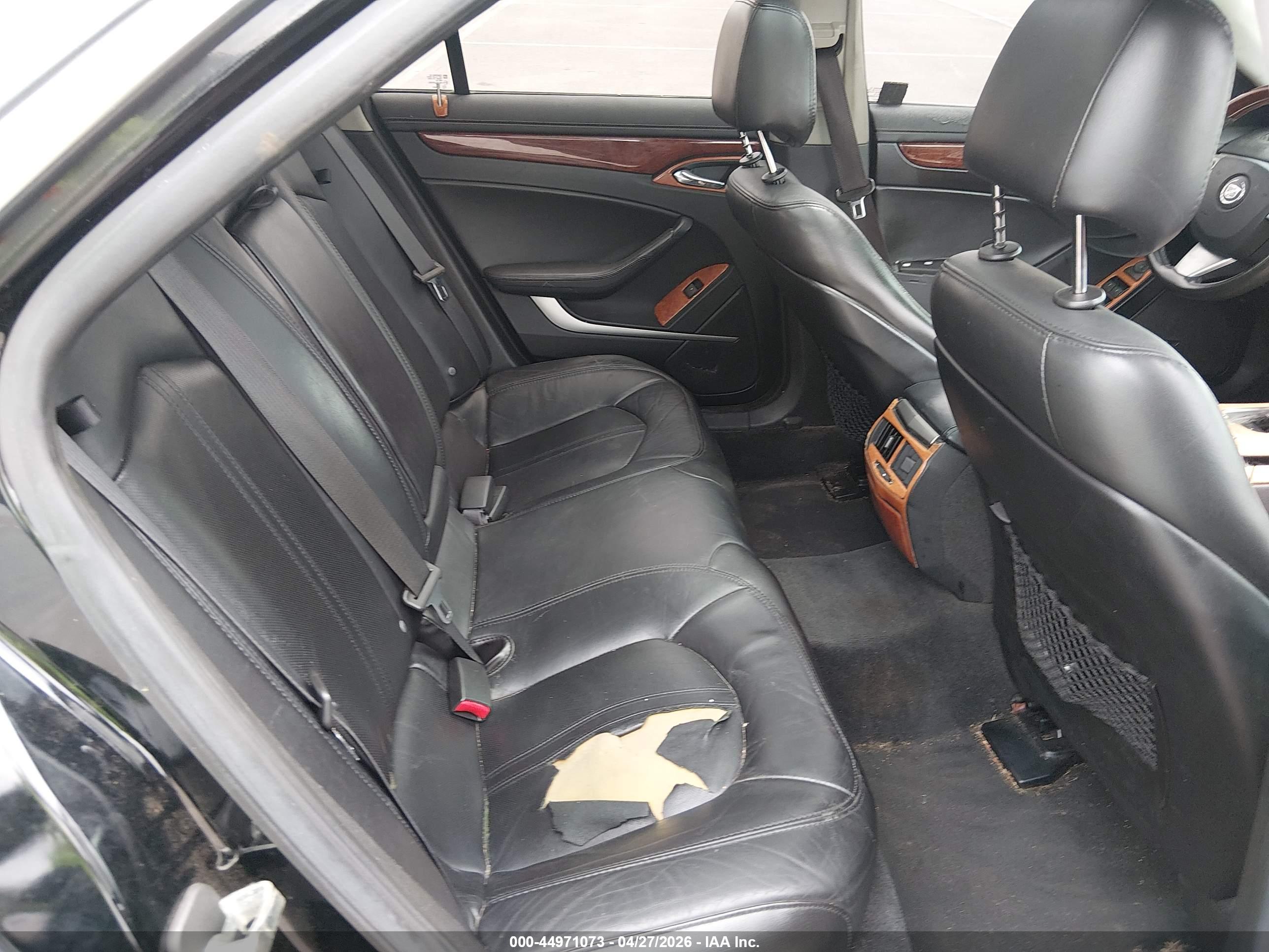 CADILLAC CTS image 8