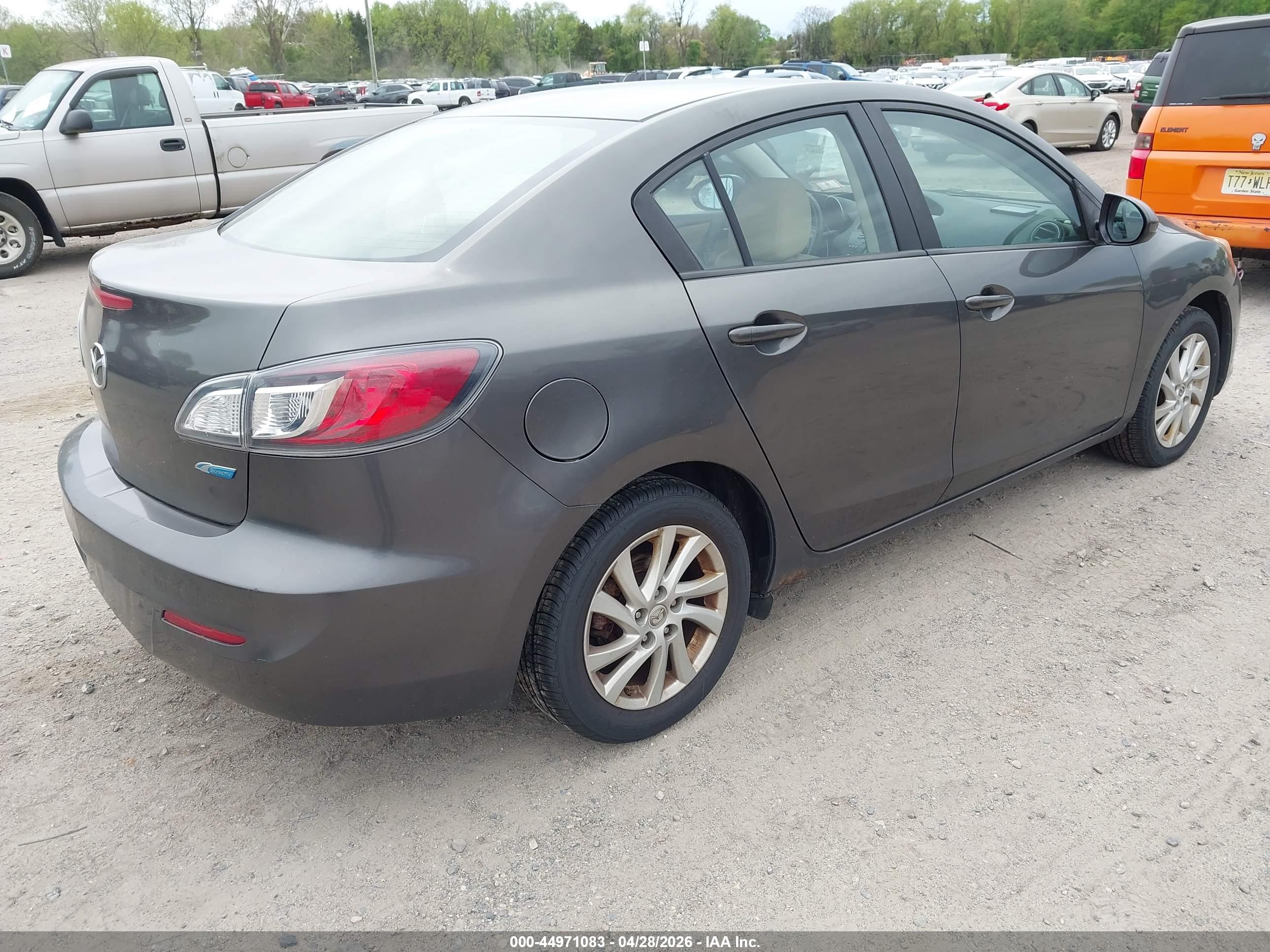 MAZDA MAZDA3 image 4