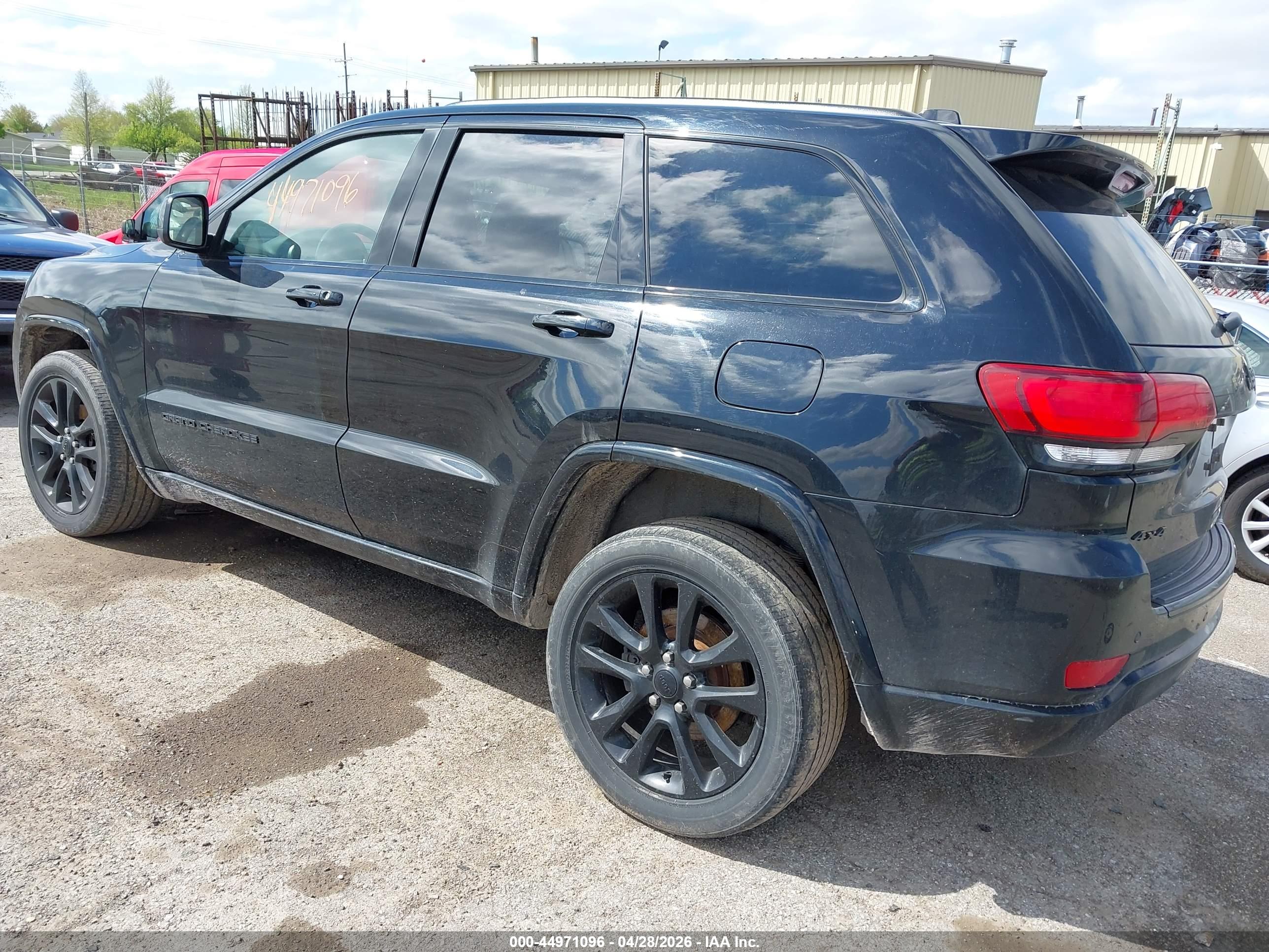 JEEP GRAND image 3
