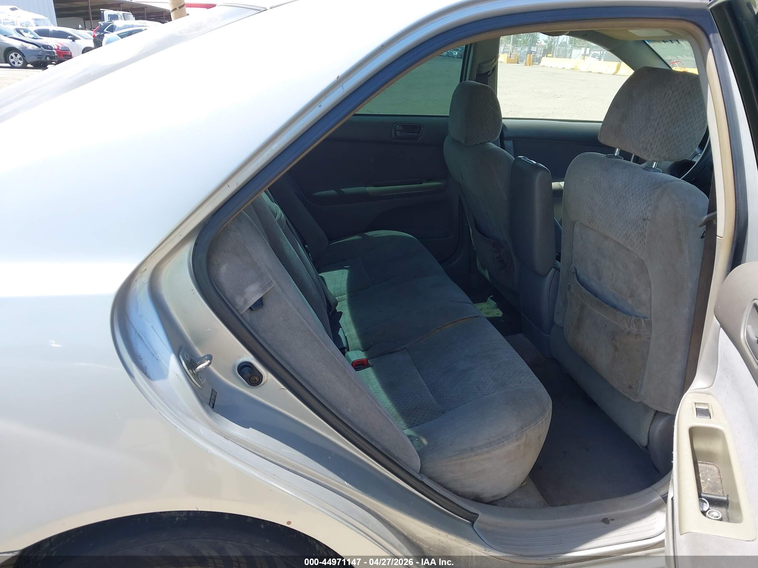 TOYOTA CAMRY image 8