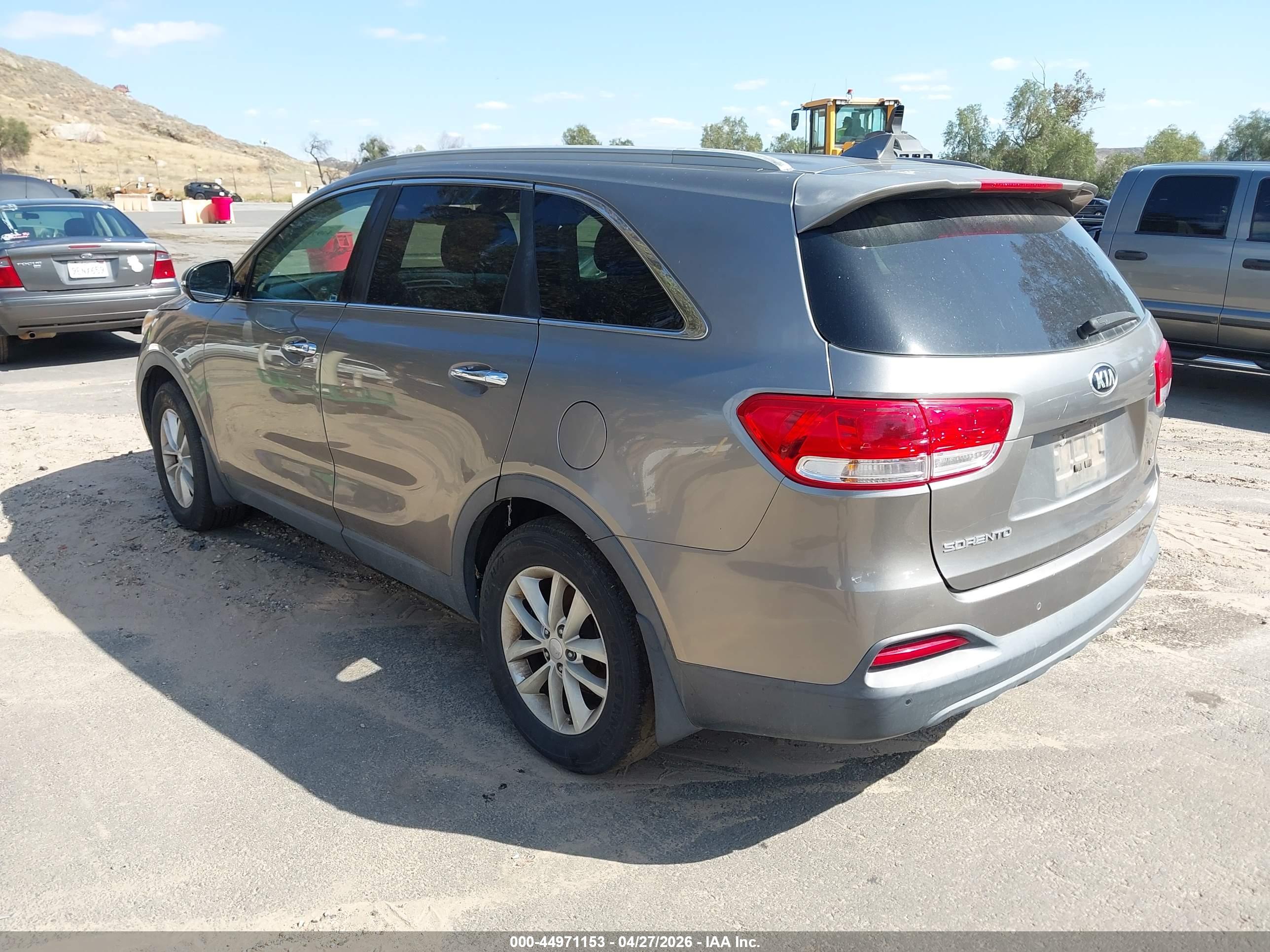 KIA SORENTO image 3