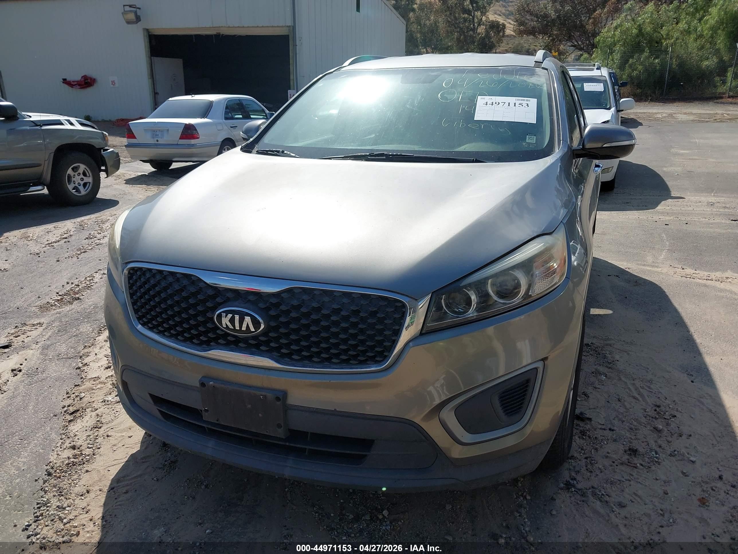 KIA SORENTO image 6