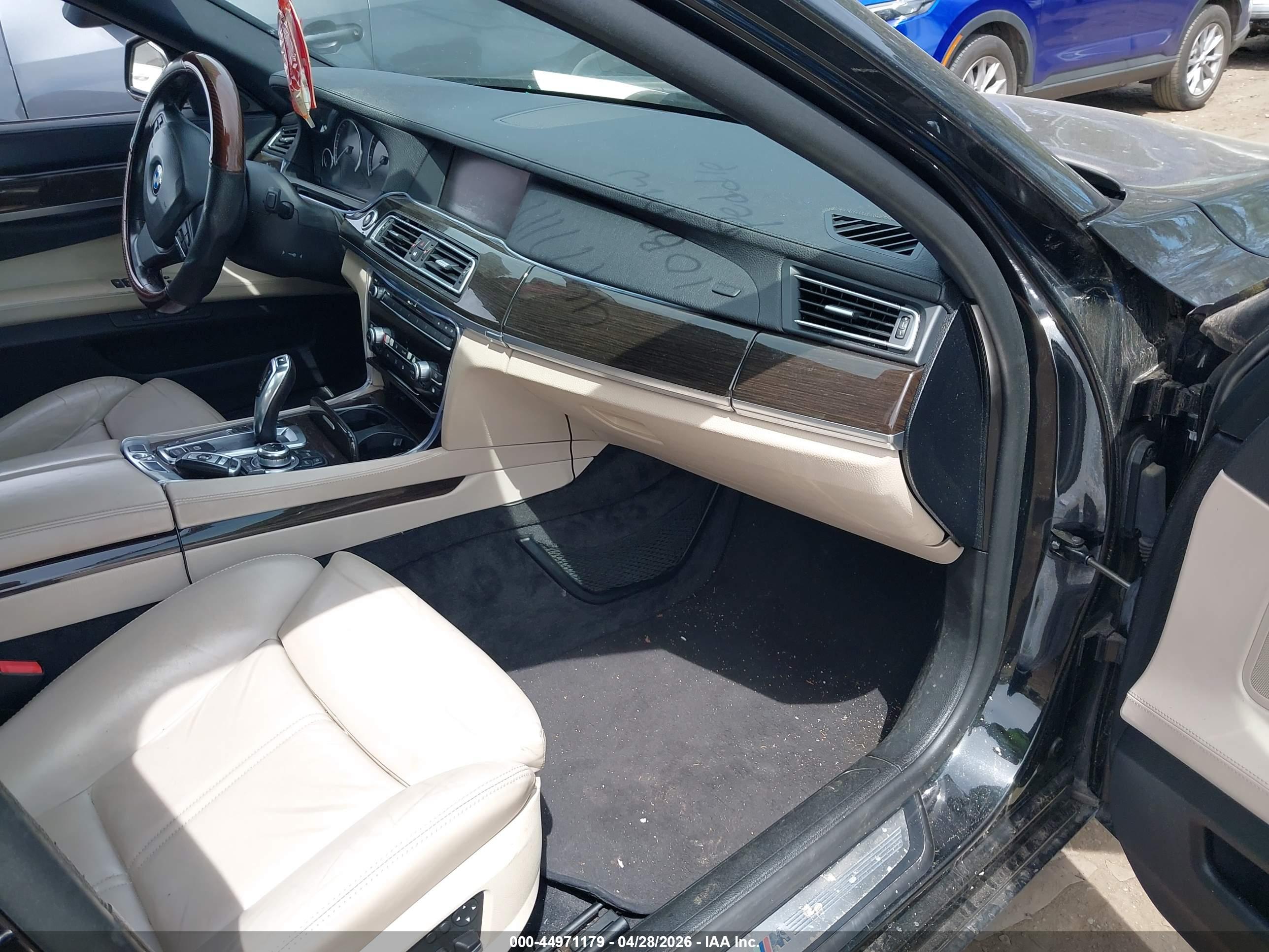 BMW 750LI image 5