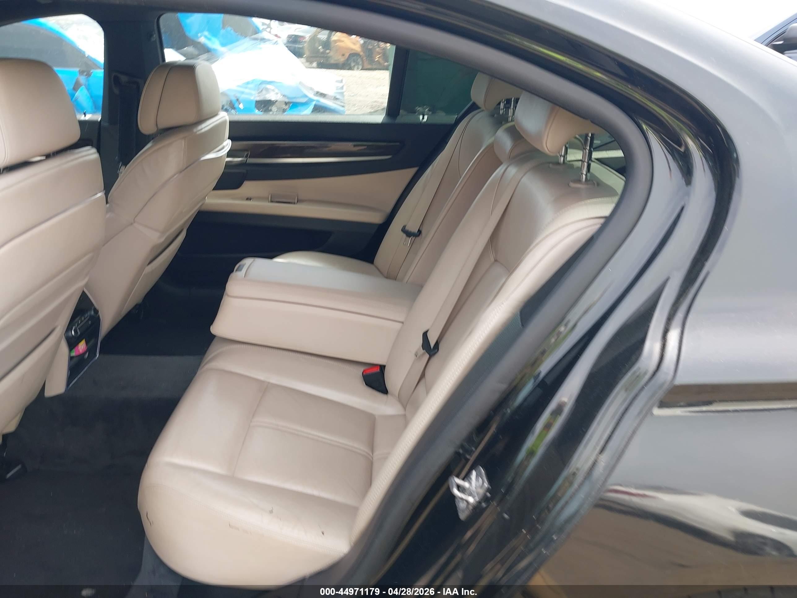 BMW 750LI image 8