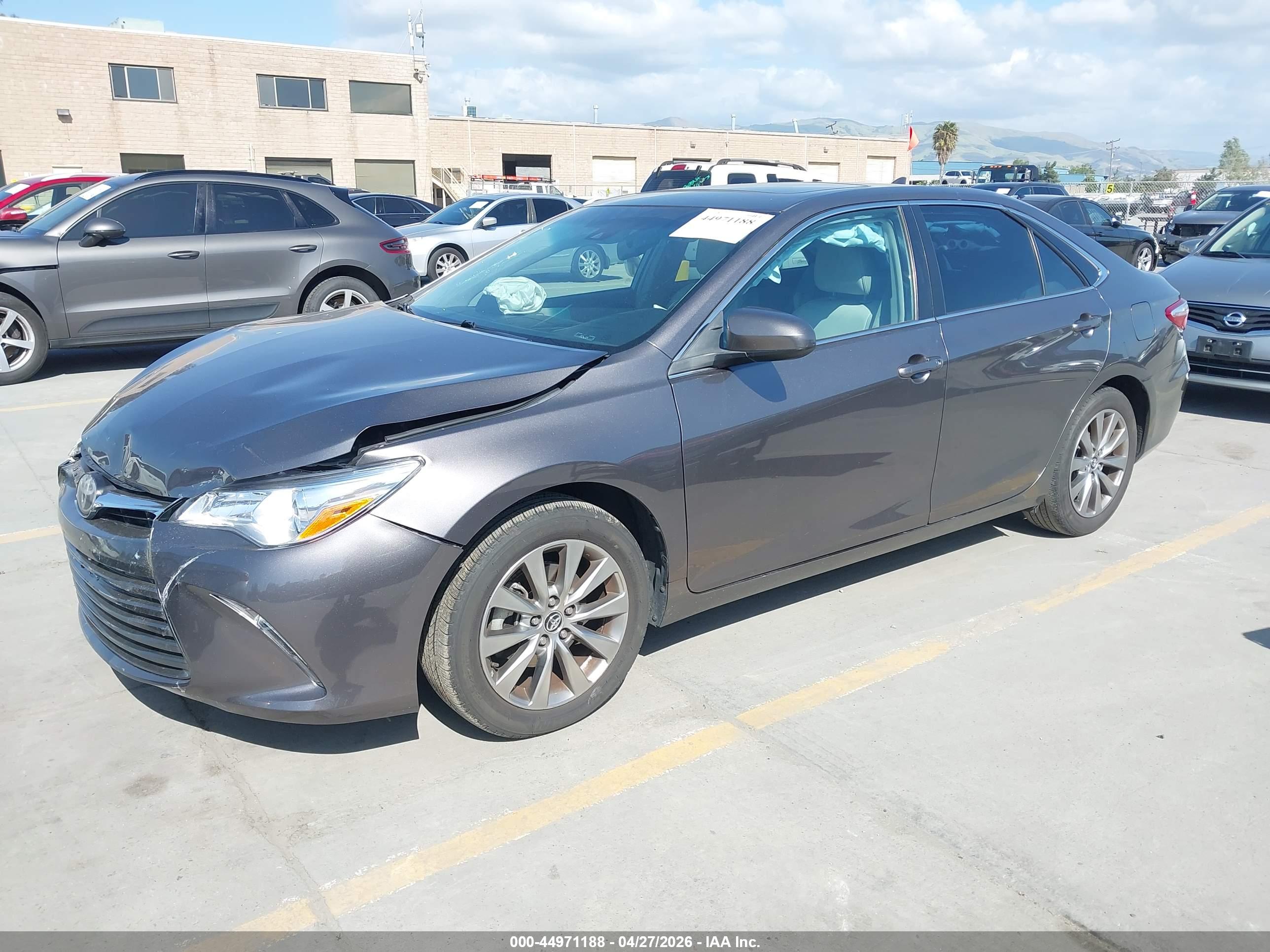 TOYOTA CAMRY image 2