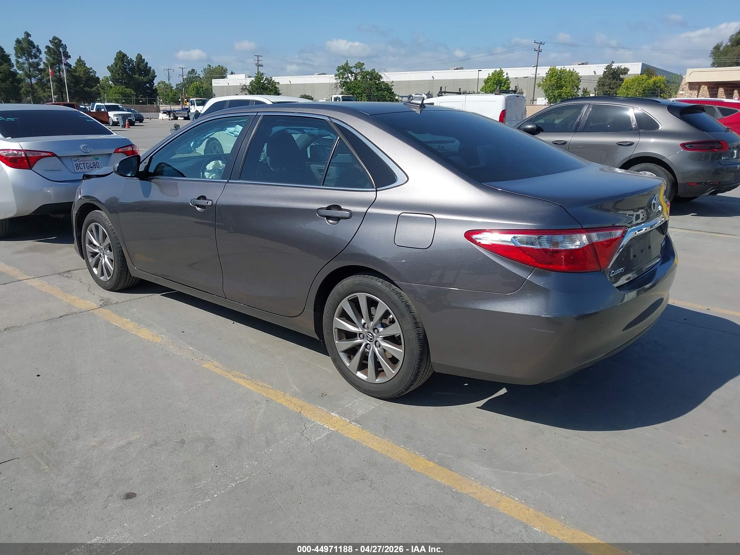 TOYOTA CAMRY image 3