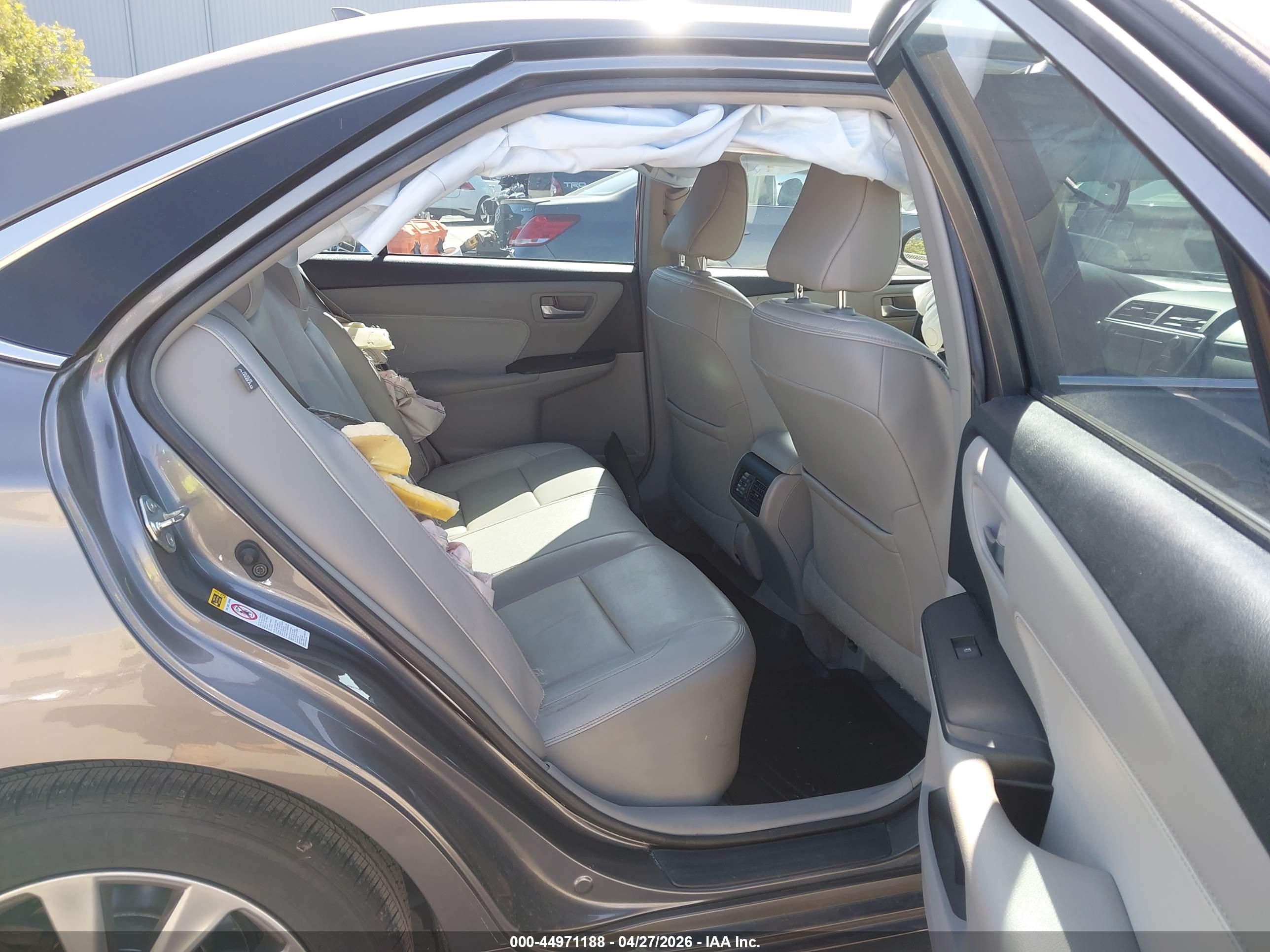 TOYOTA CAMRY image 8