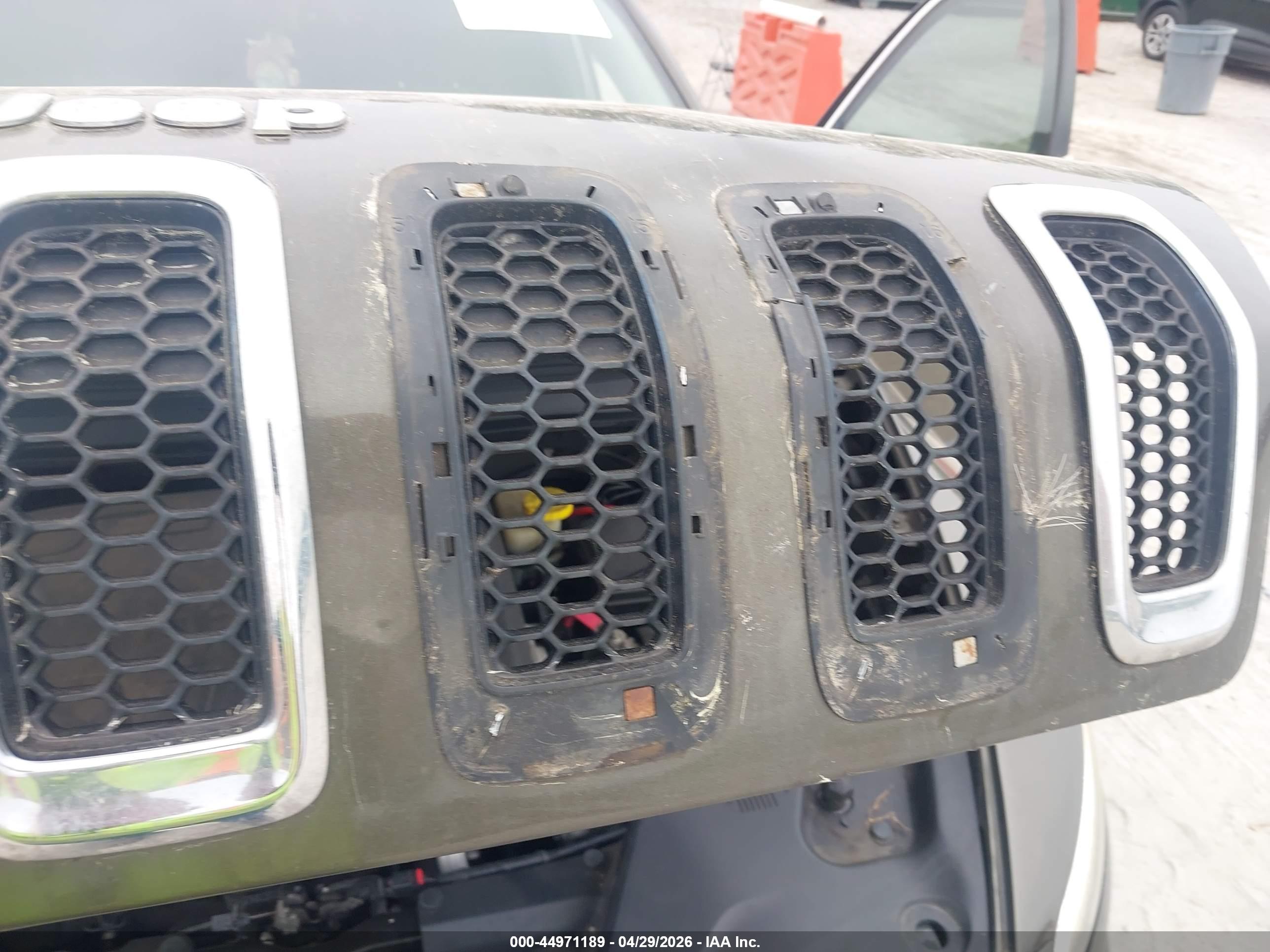 JEEP CHEROKEE image 6