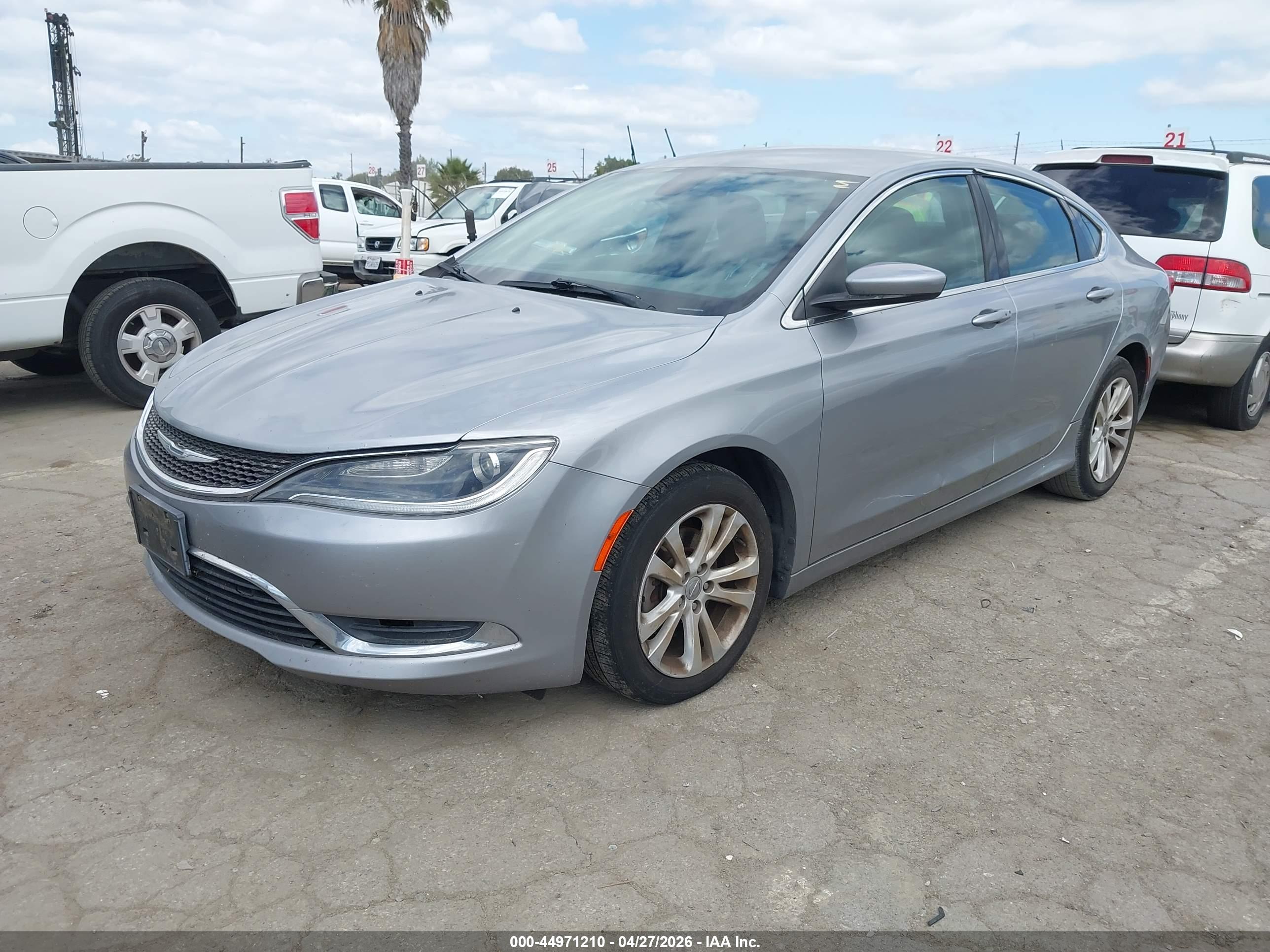 CHRYSLER 200 image 2