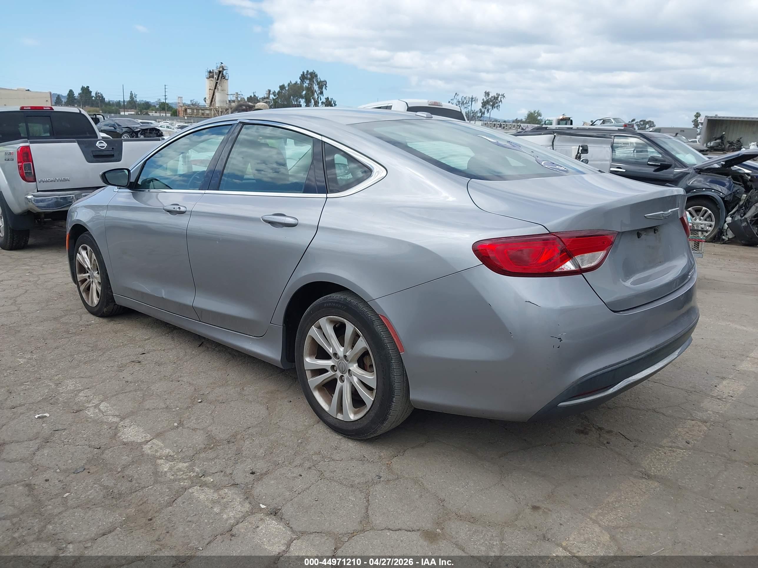 CHRYSLER 200 image 3