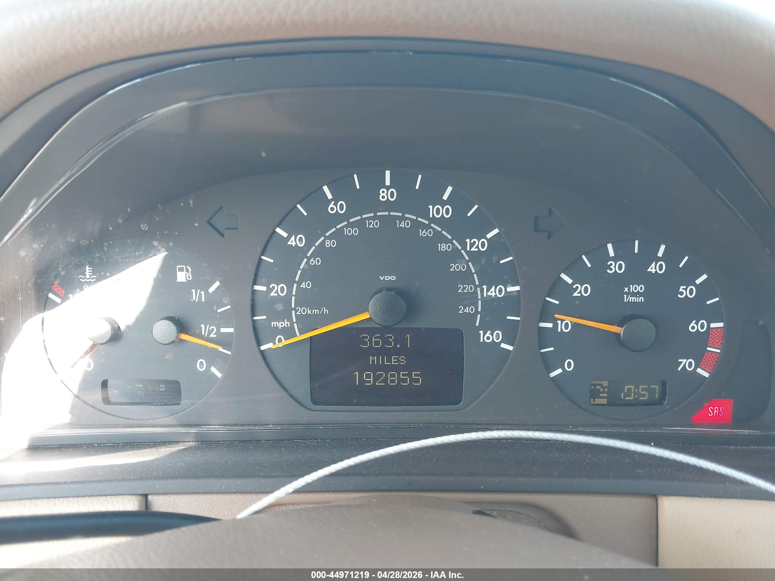 MERCEDES-BENZ E image 7
