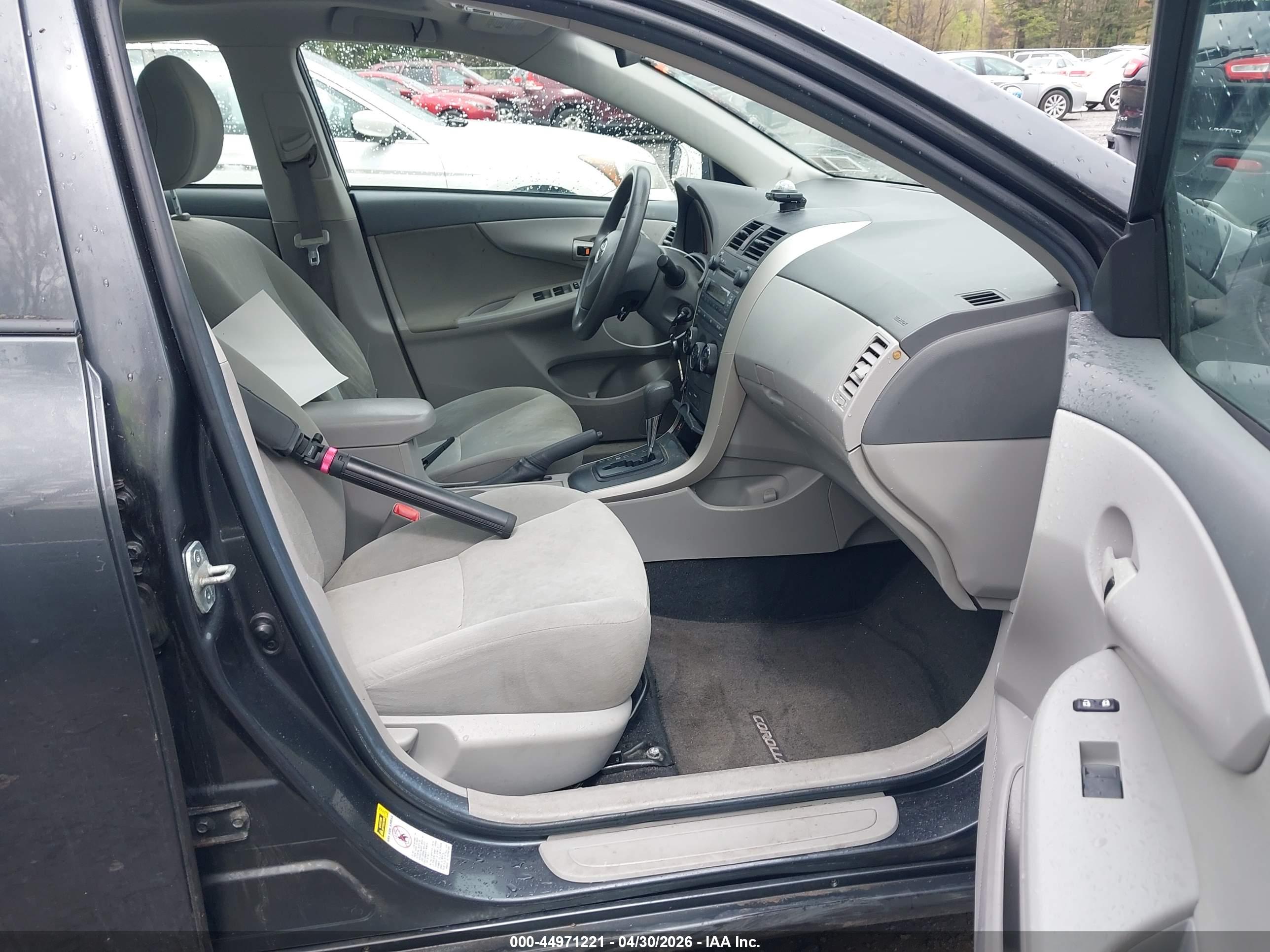 TOYOTA COROLLA image 5