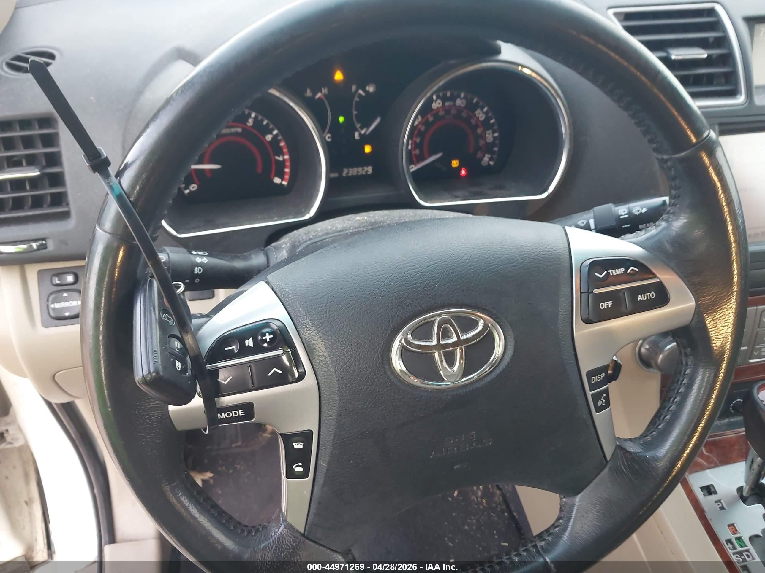 TOYOTA HIGHLANDER image 11