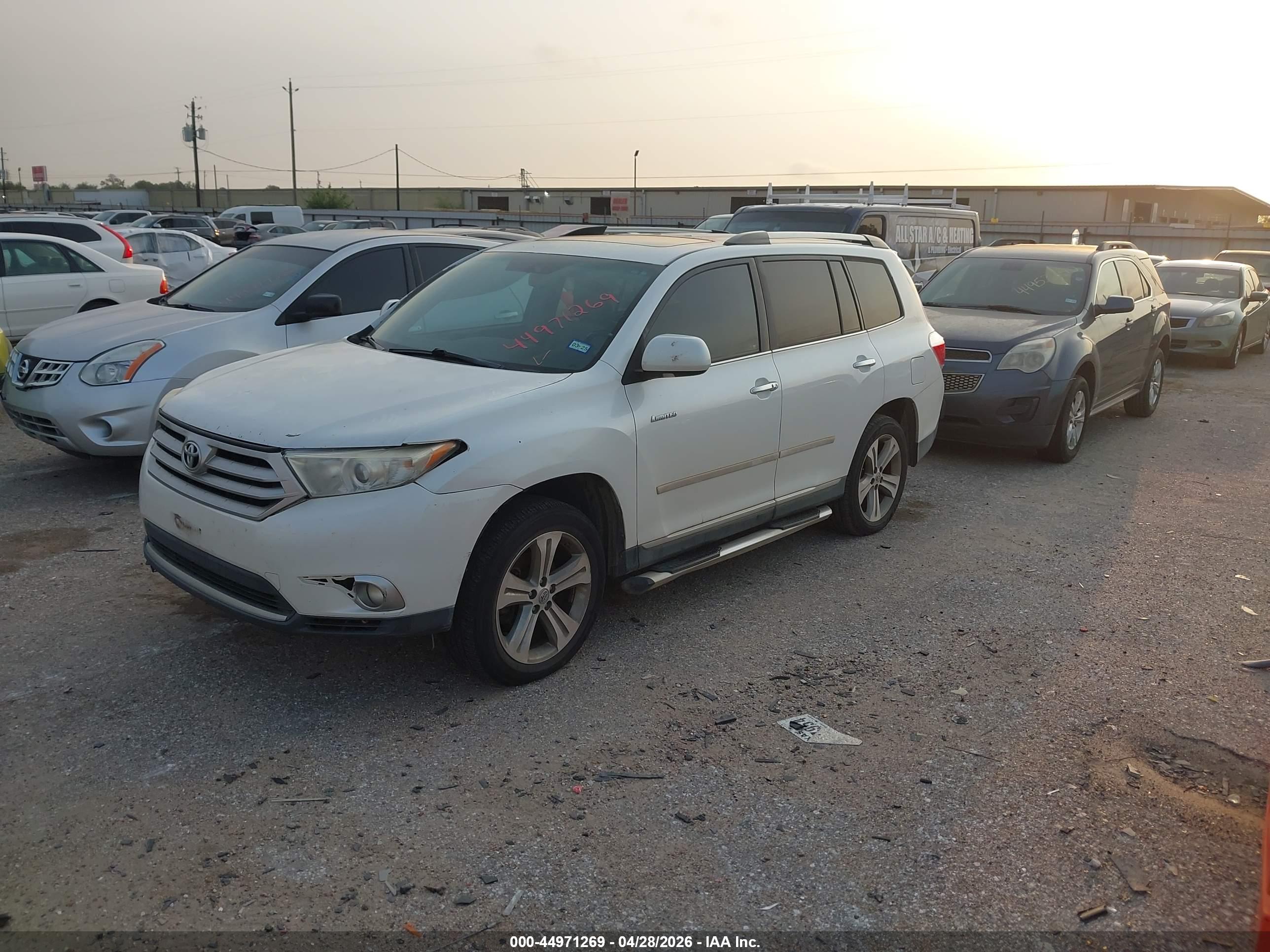 TOYOTA HIGHLANDER image 2