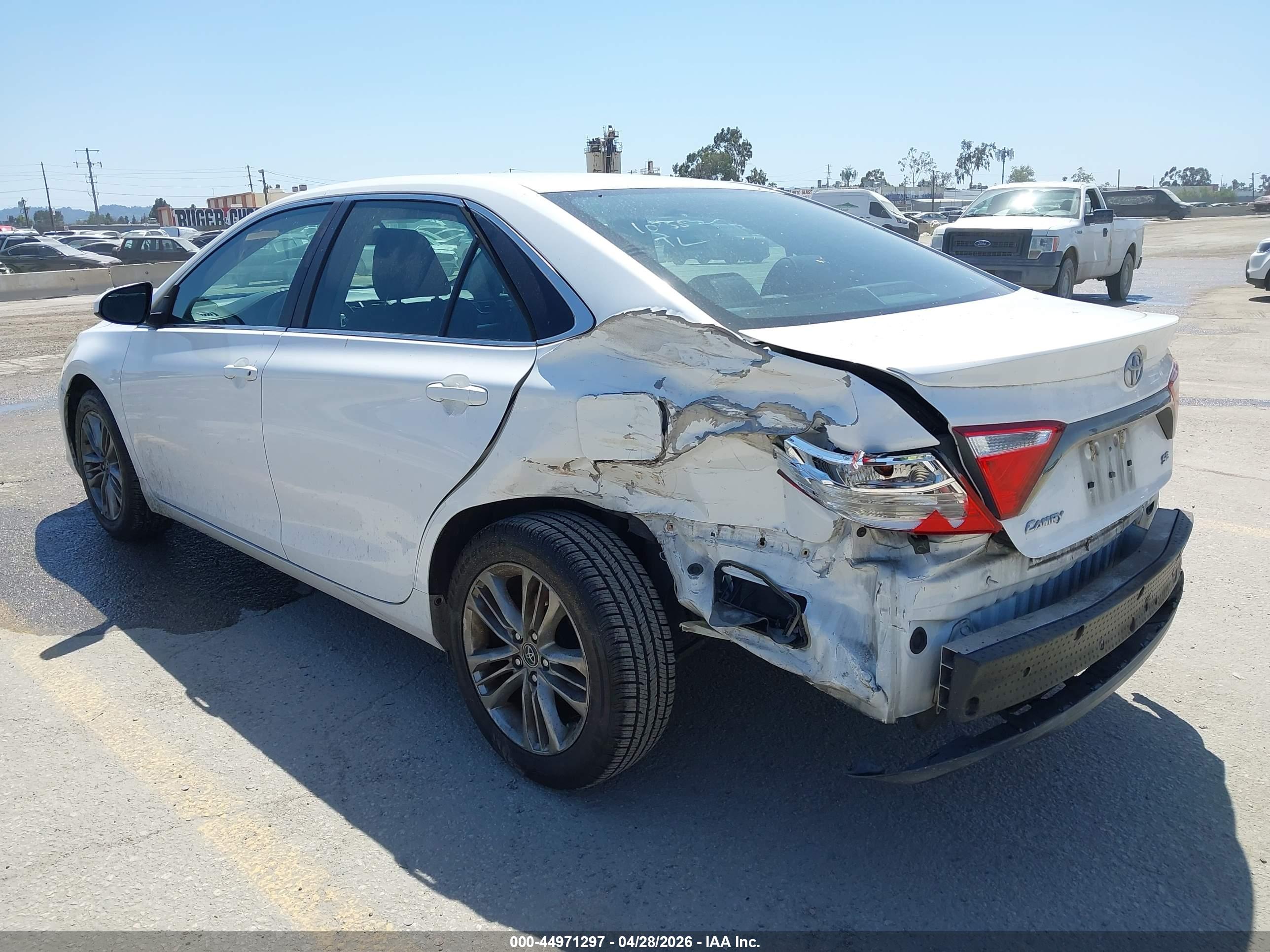 TOYOTA CAMRY image 3